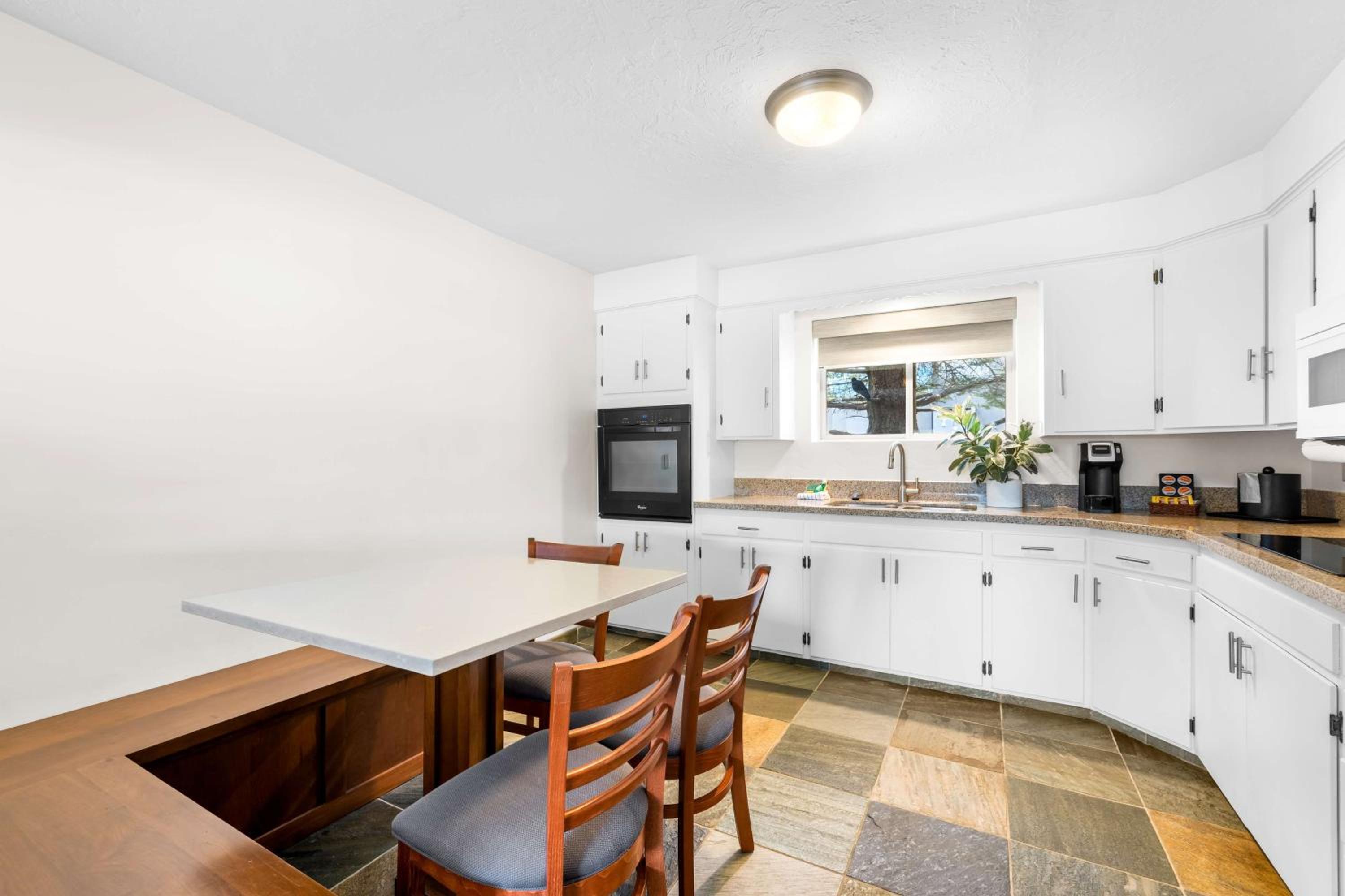 Two-Bedroom Suite with Three Queen Beds and River View - Non-Smoking