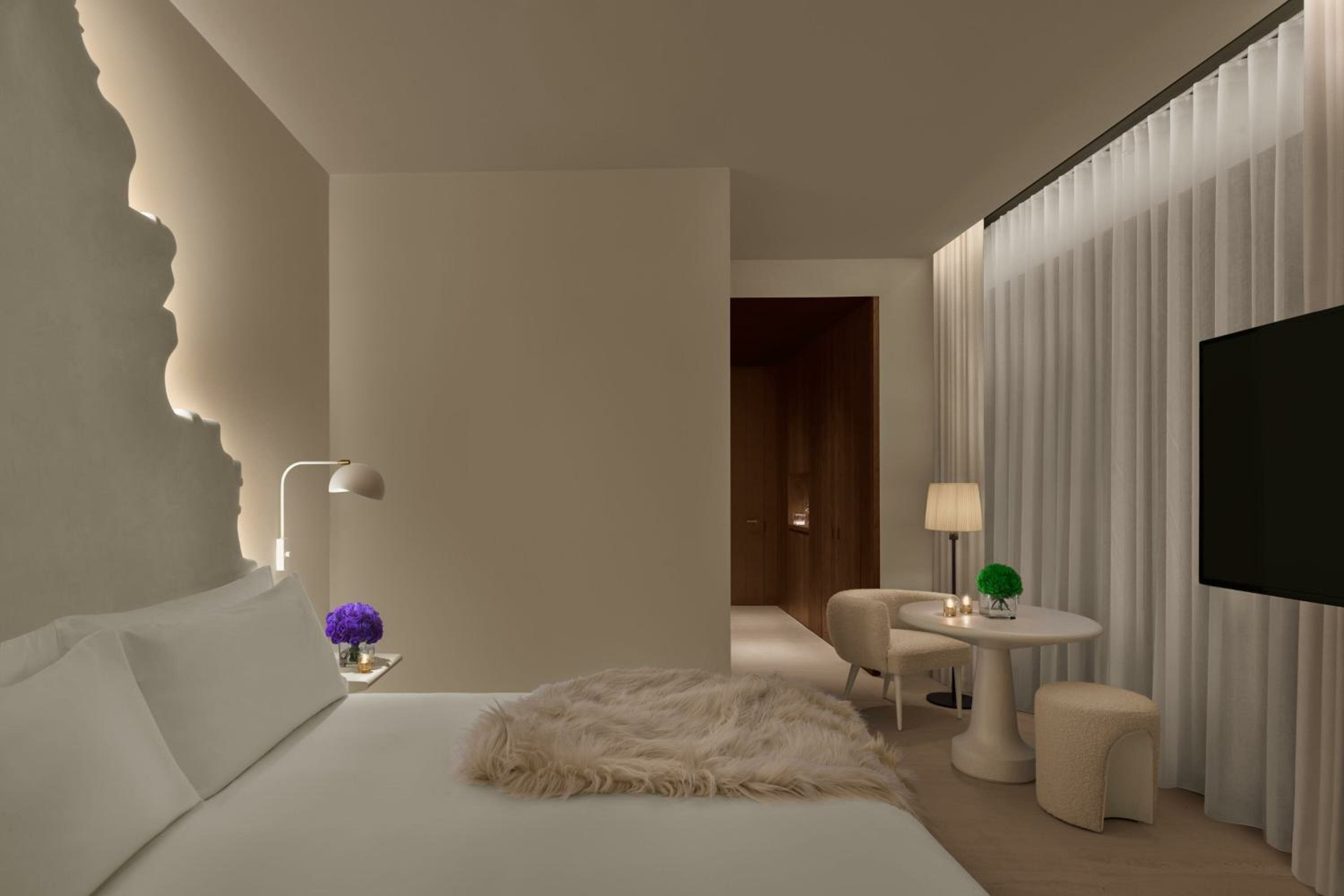 Superior King Room