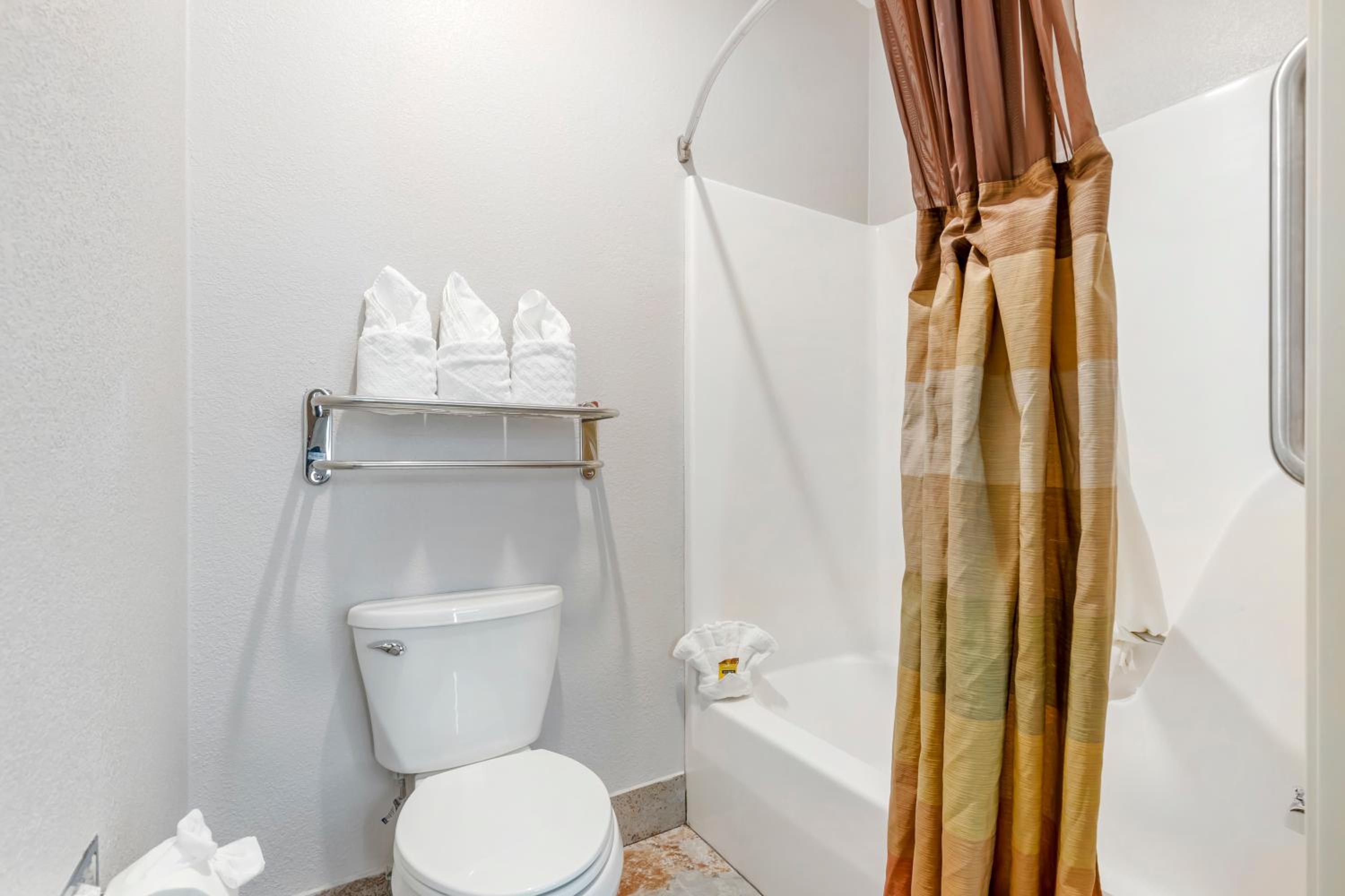 King Room with Sofa Bed - Non Smoking