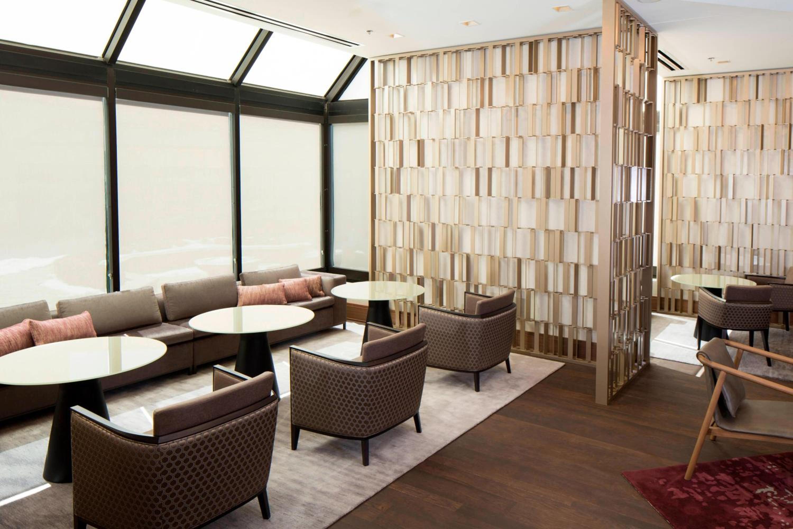 Deluxe Guest Room with King Bed - High Floor