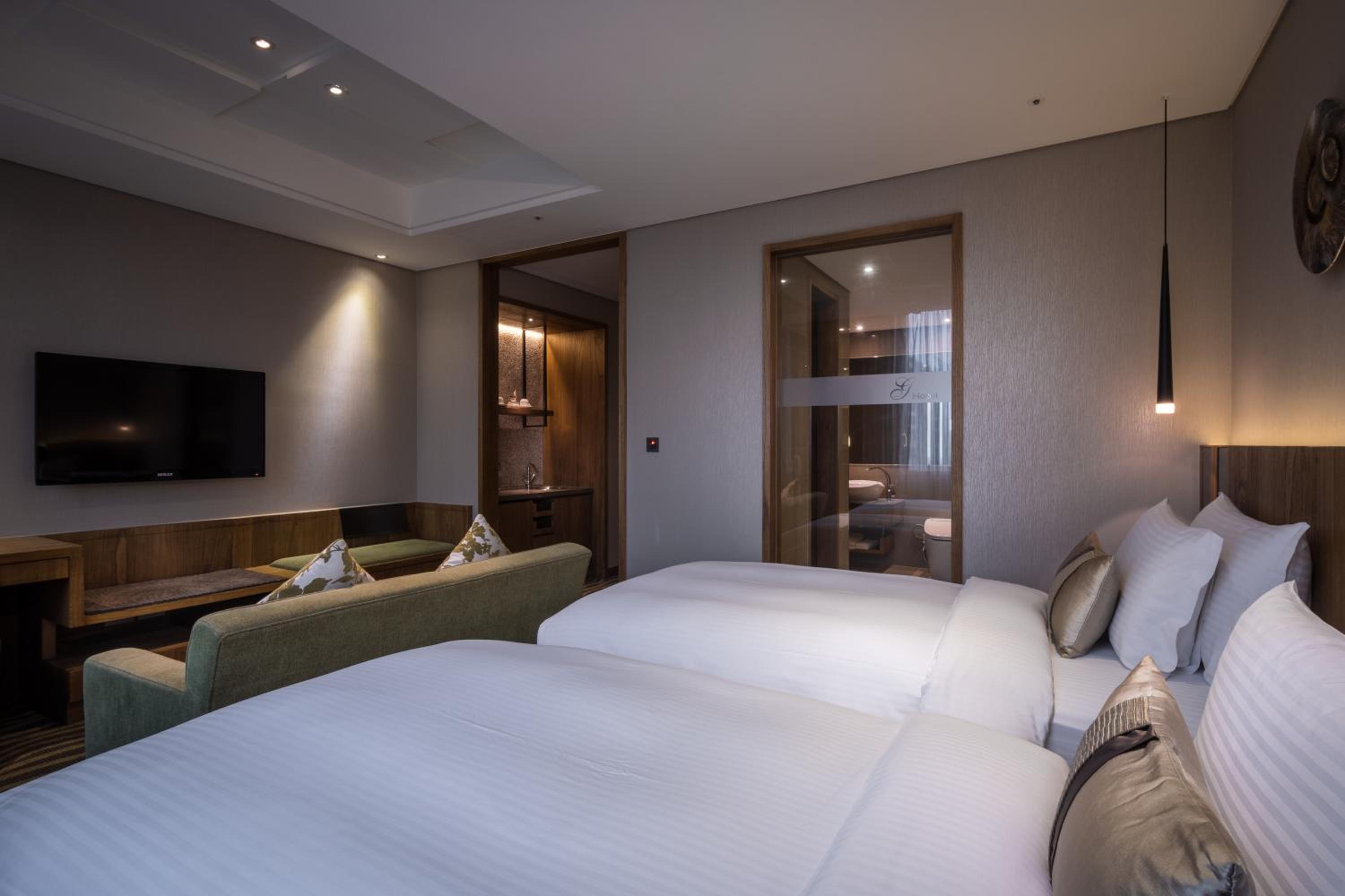 Business Twin Room with City View