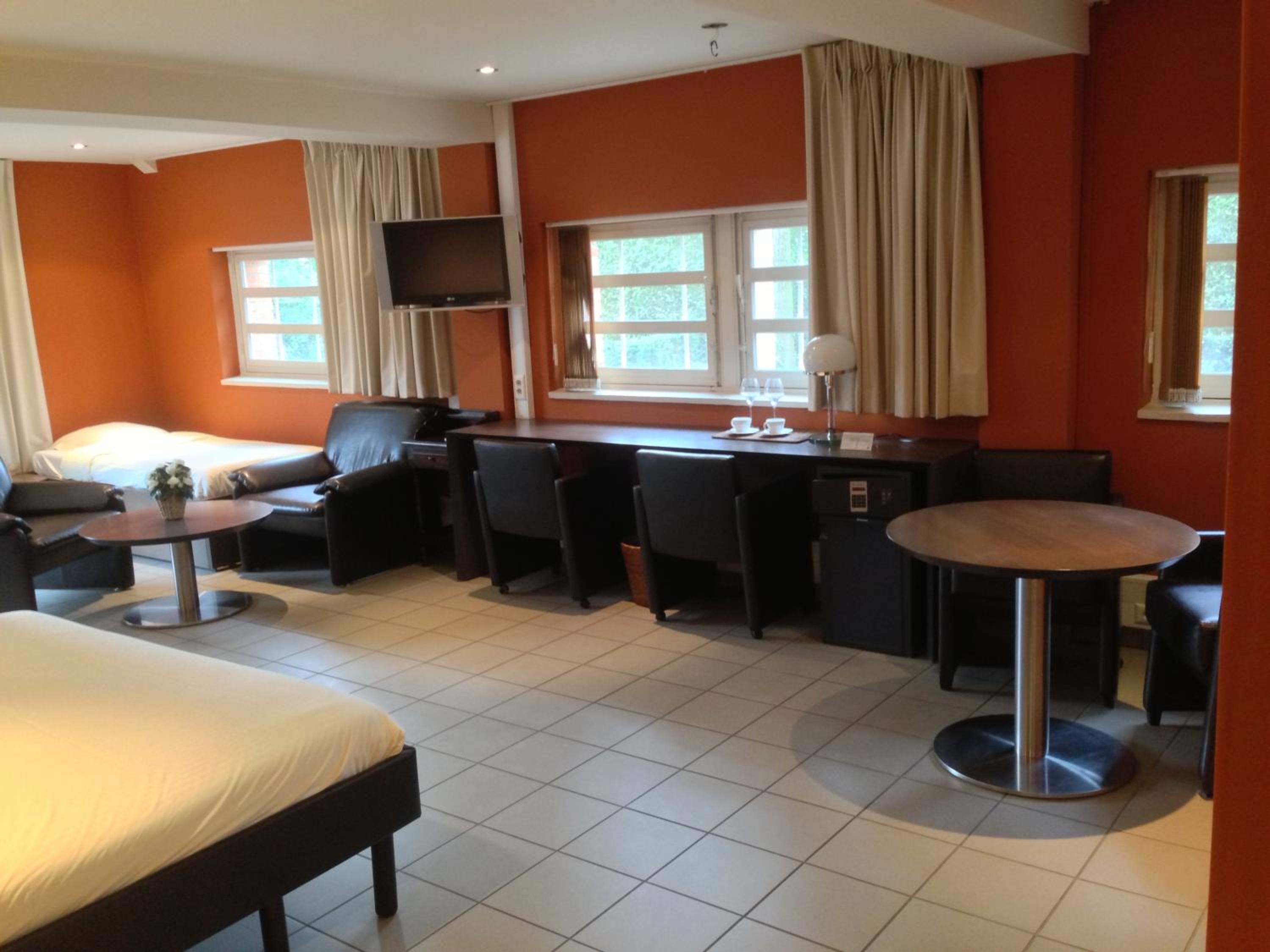 Family Room (4 Adults)