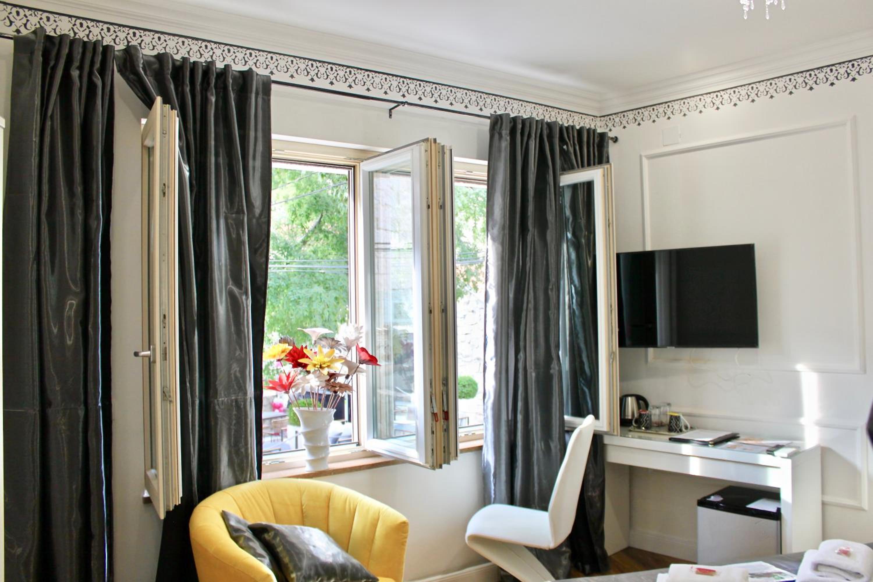 Superior Queen Room