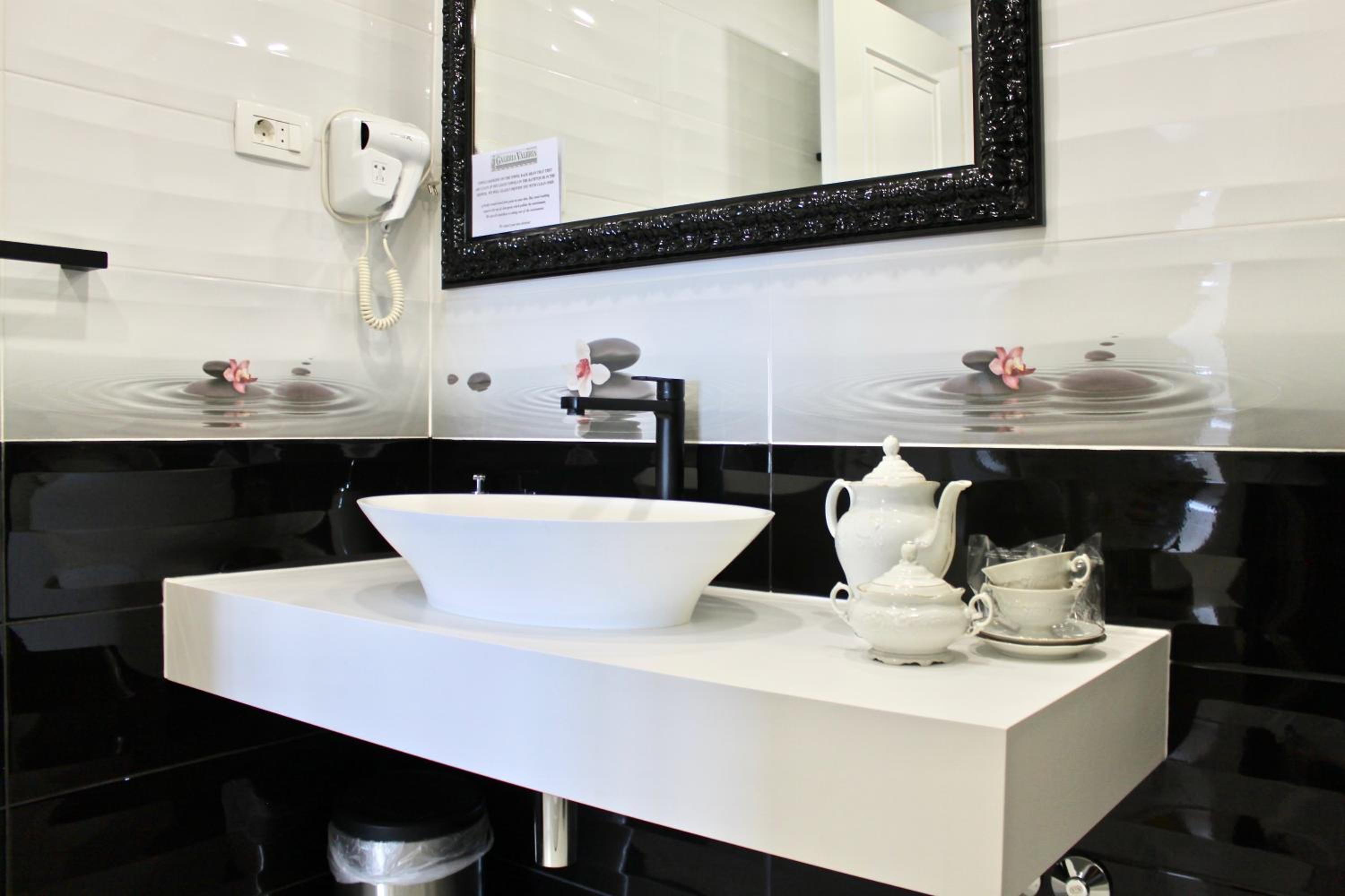 Luxury Suite - sea and promenade view