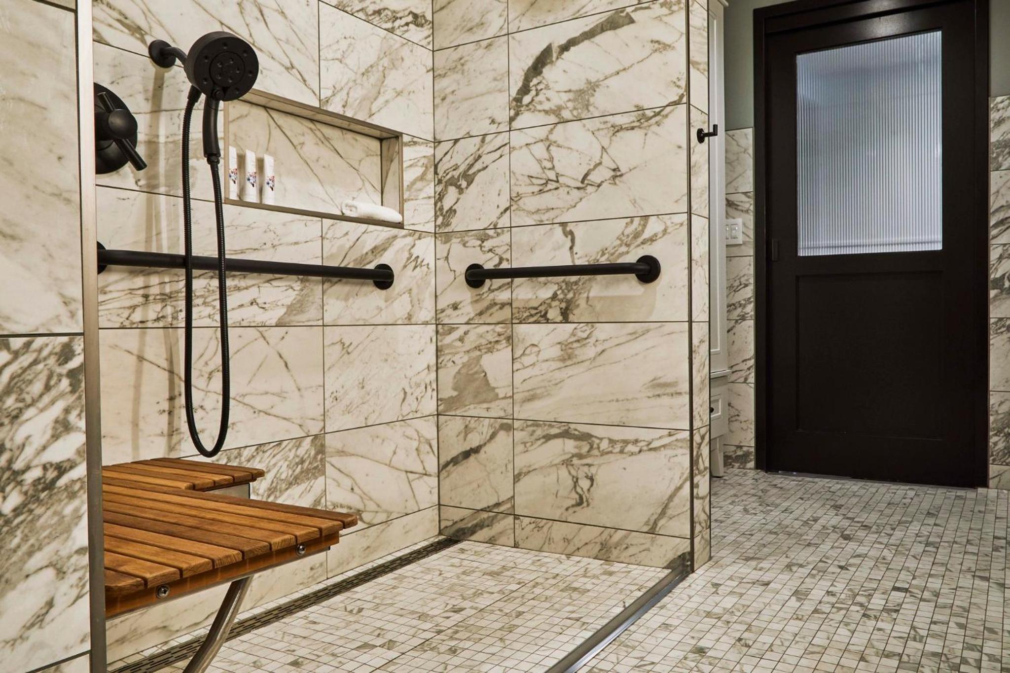 Studio Suite, 1 King Mobility Accessible