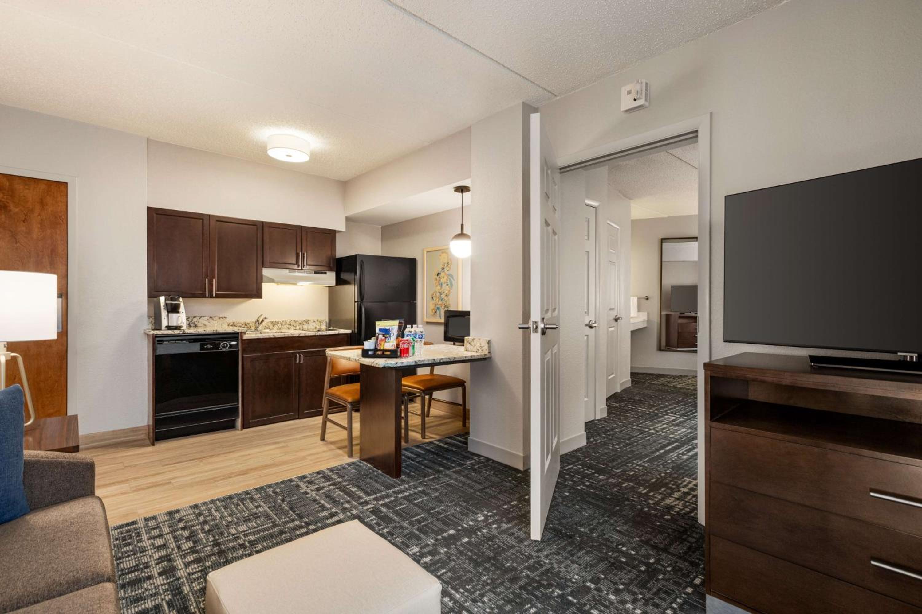 One-Bedroom Premium Suite with Two Queen Beds - Non-Smoking