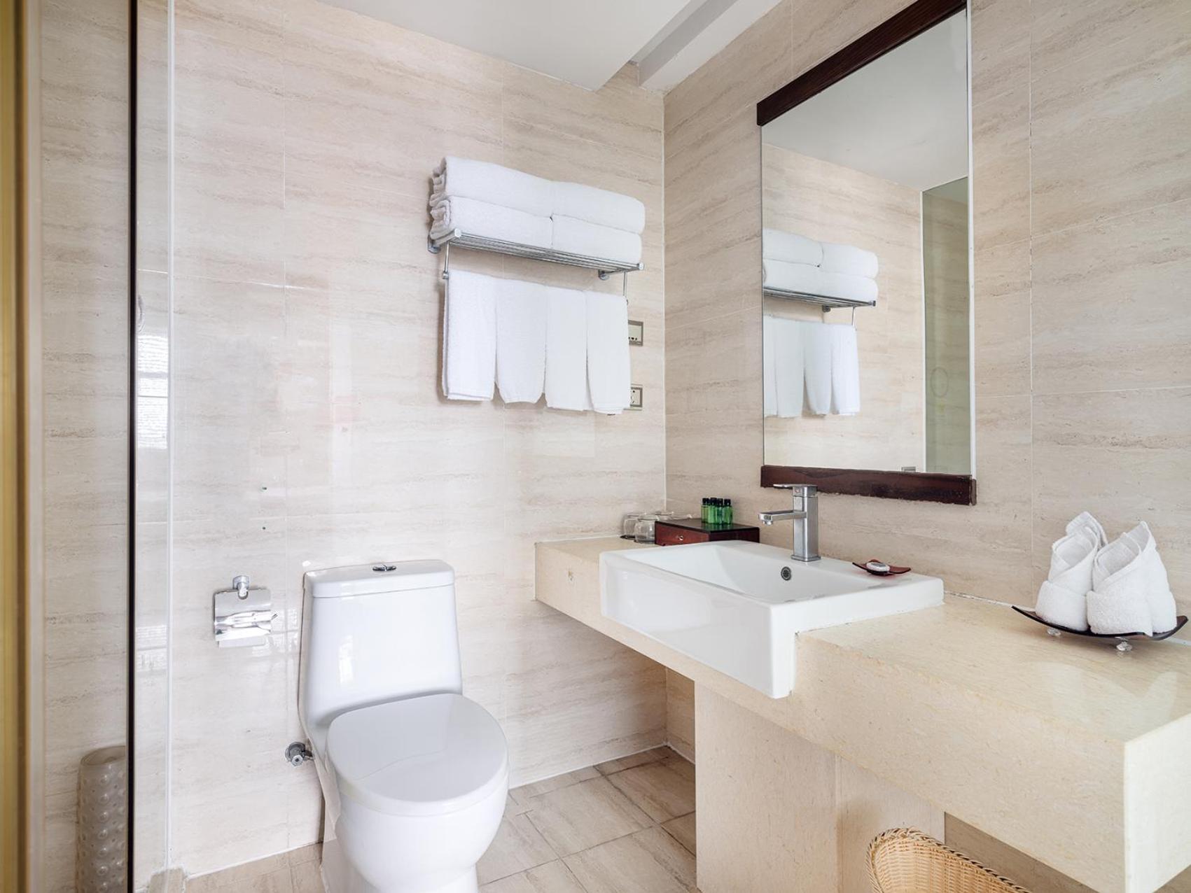 Deluxe Family Suite with sea view