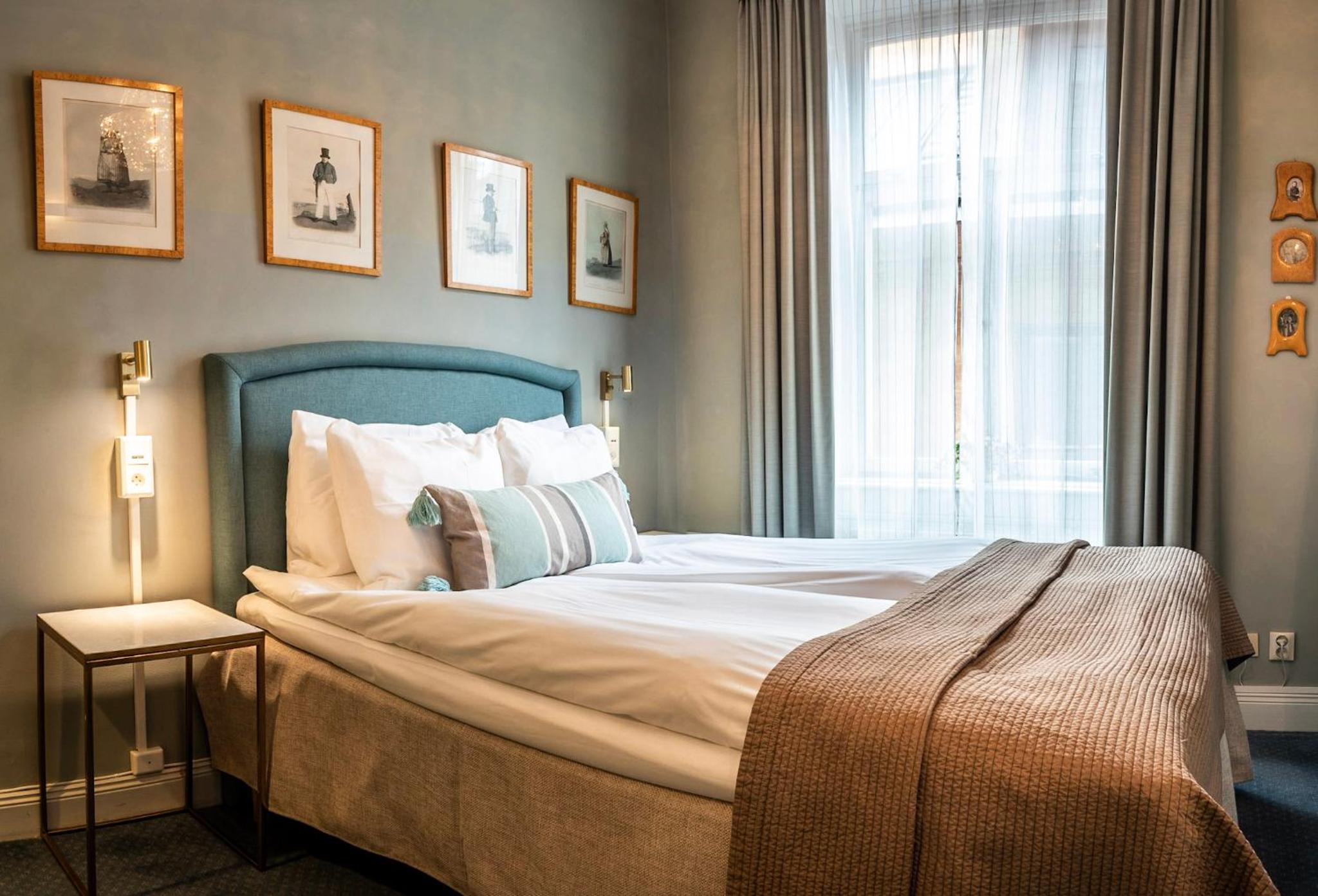 Small Double Room (55 in bed)