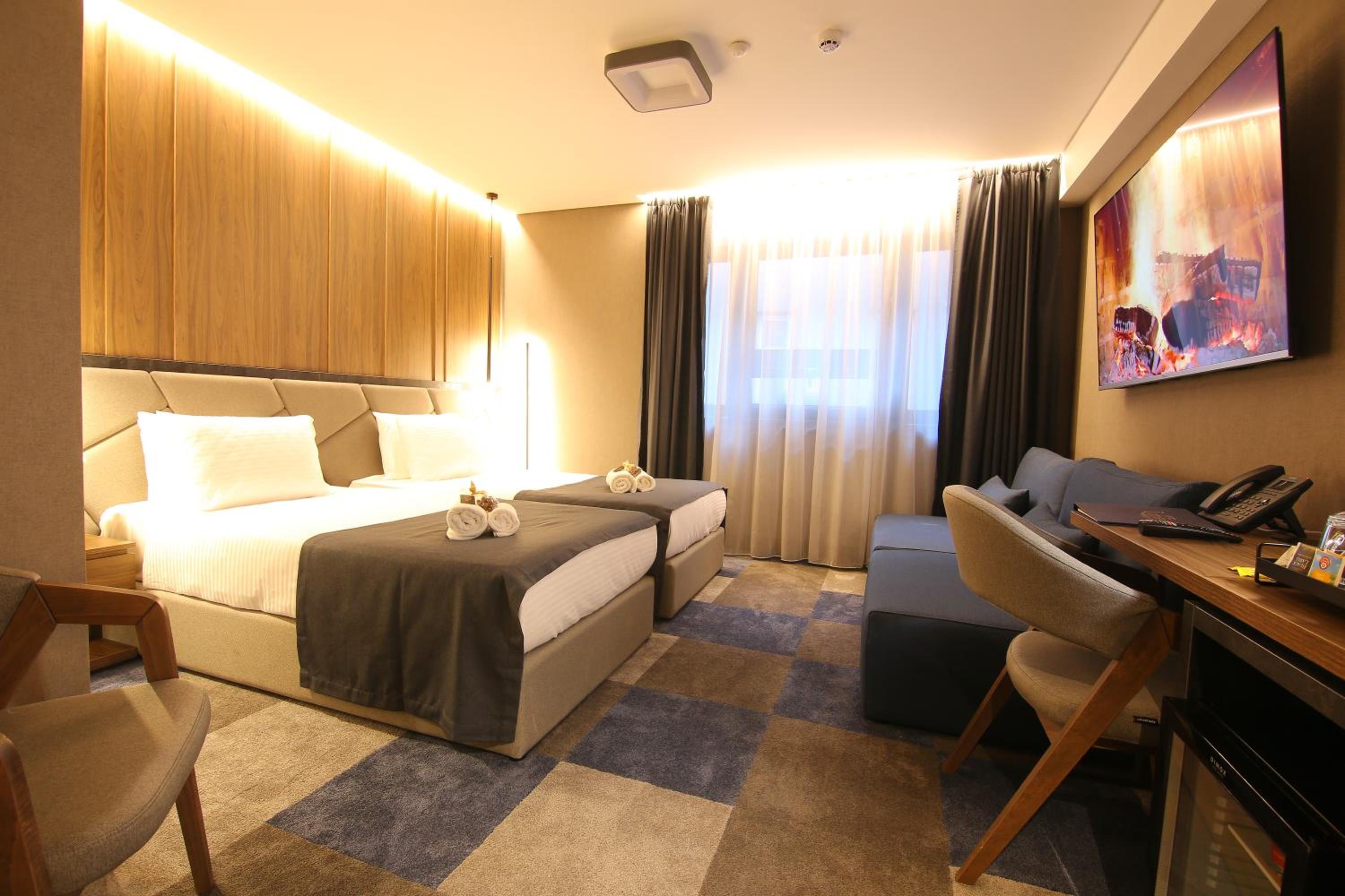 Deluxe Double or Twin Room