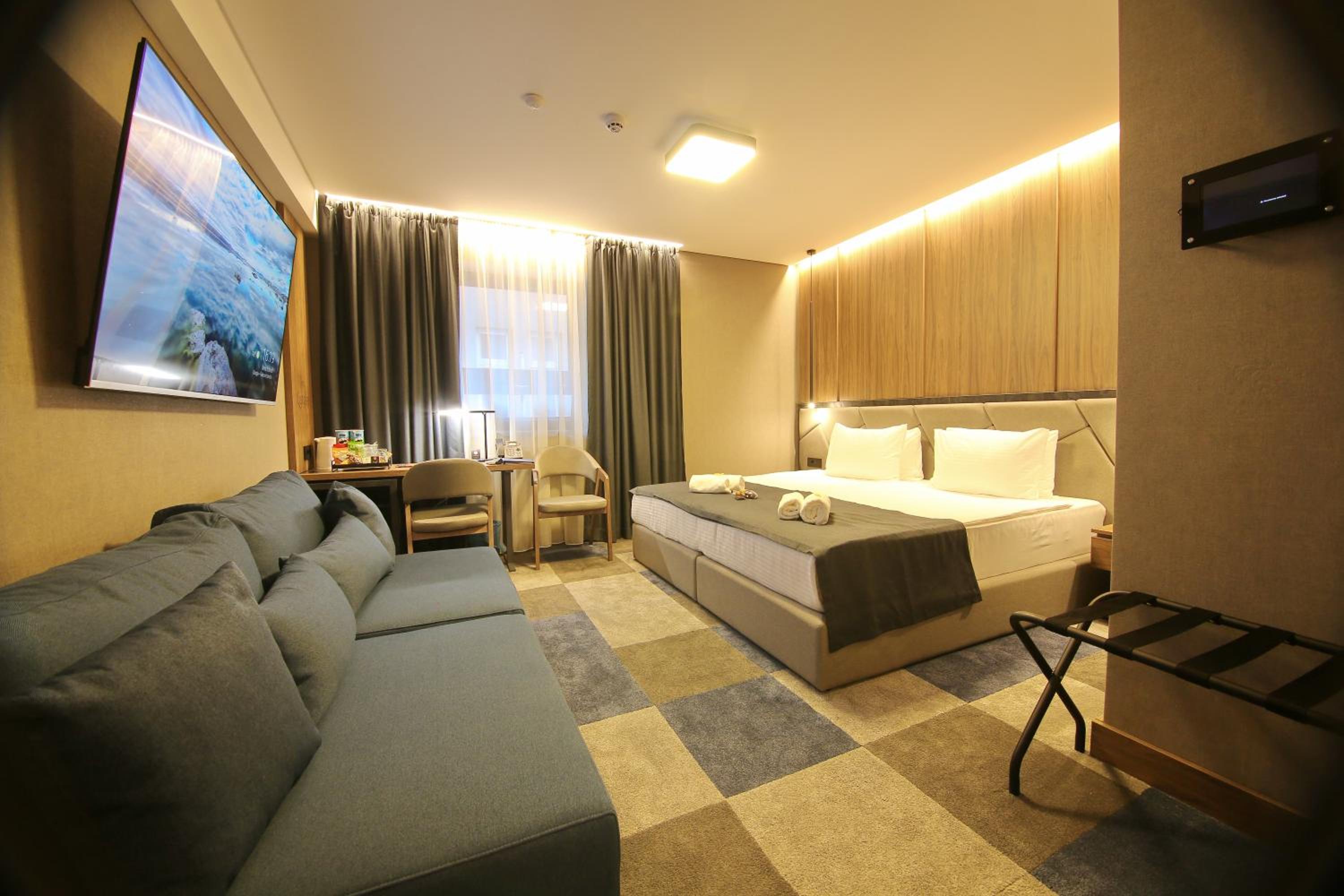 Deluxe Double or Twin Room
