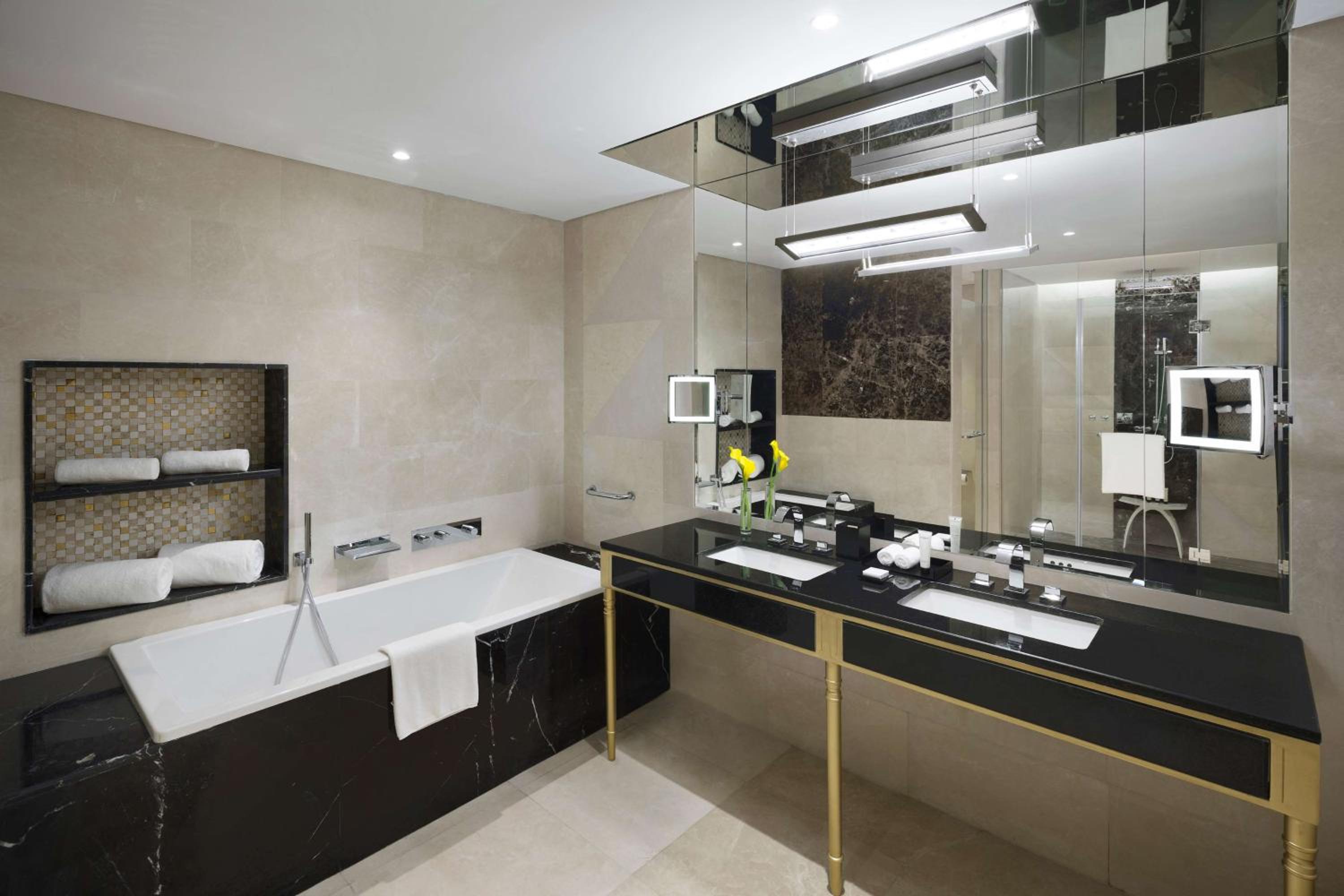 Diplomat Suite