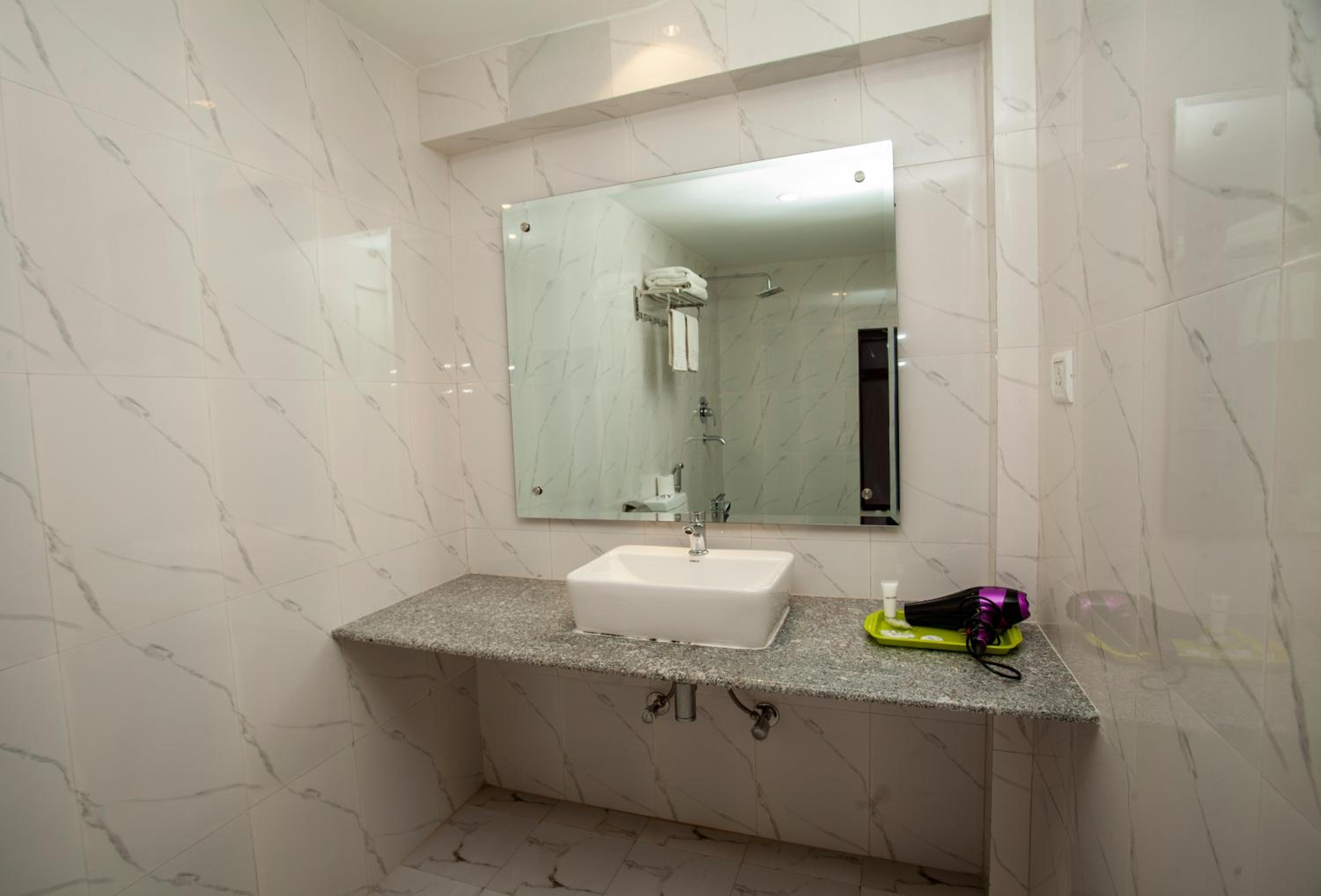 Deluxe Family Suite With Free Airport Pickup