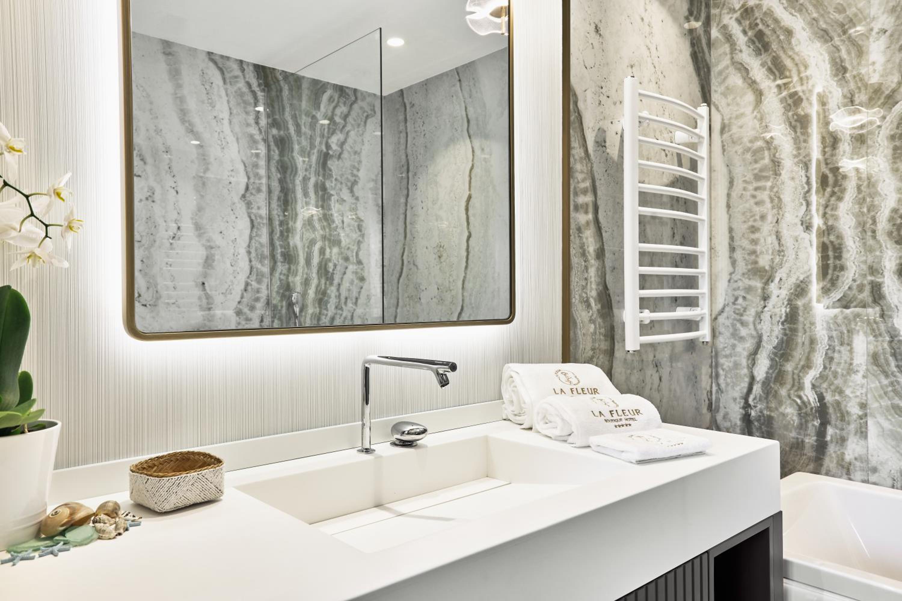 Suite with Garden View