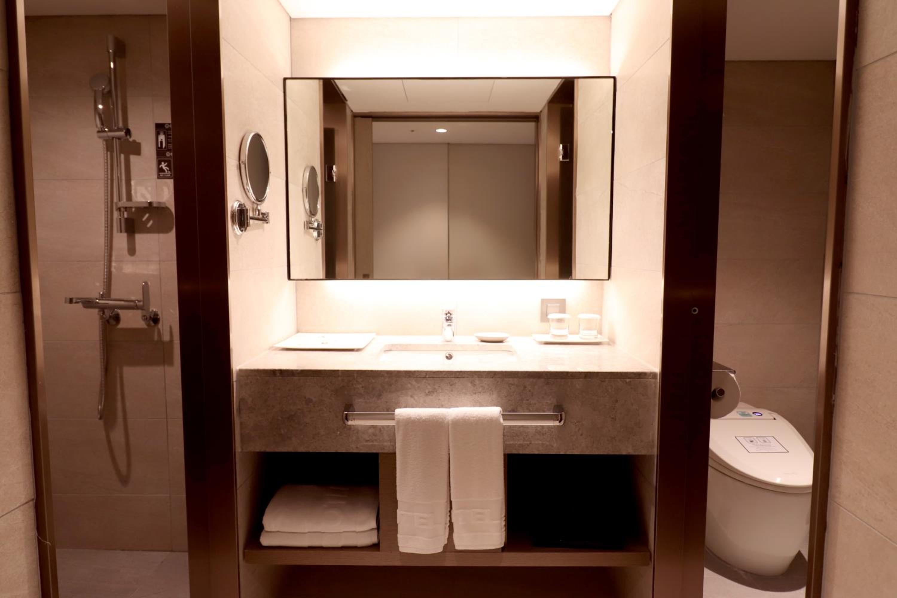 Prestige Twin Room with Mini-bar