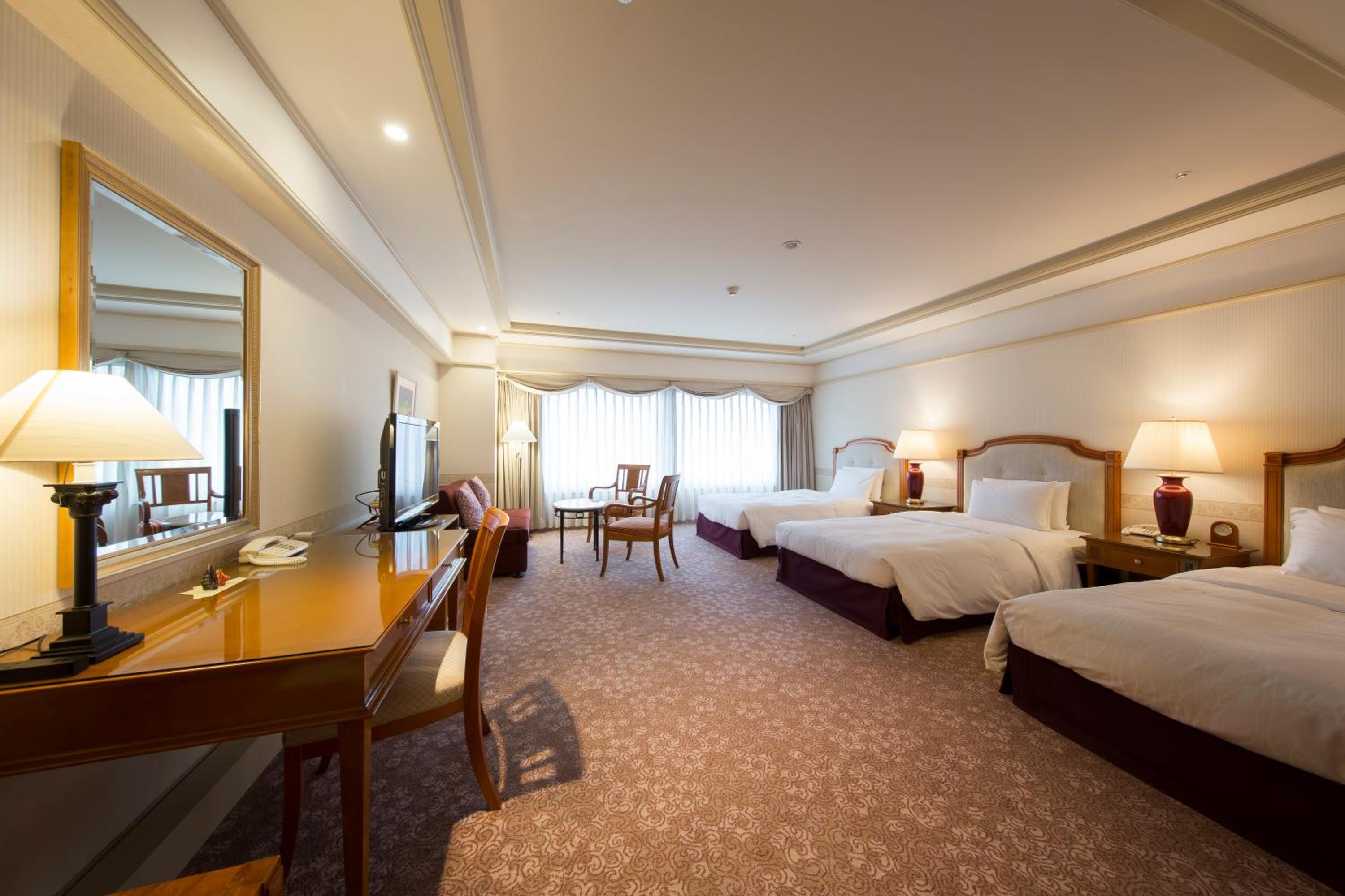 Superior Triple Room Mountain View - Non-Smoking