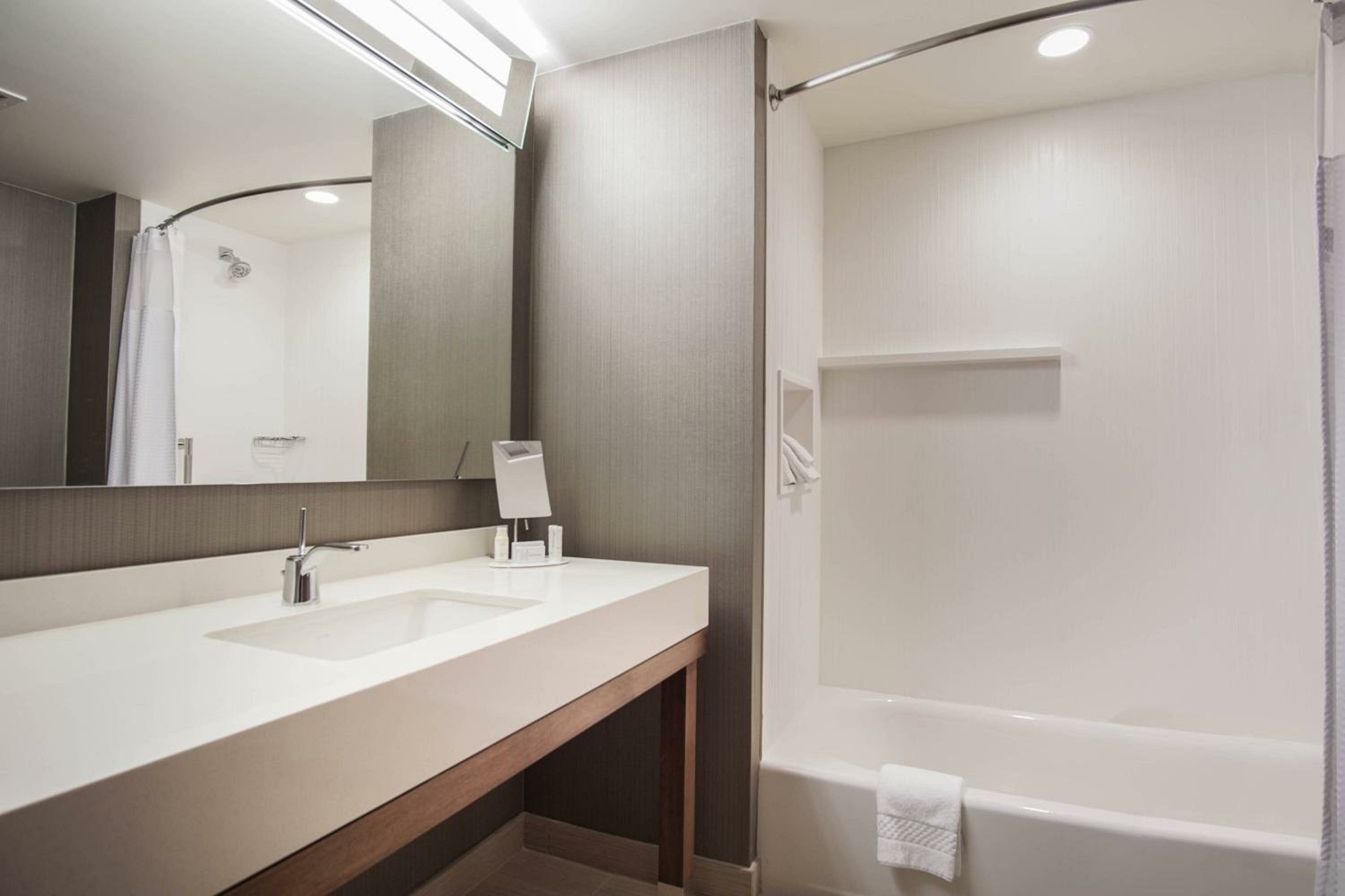 Deluxe King Guest Room