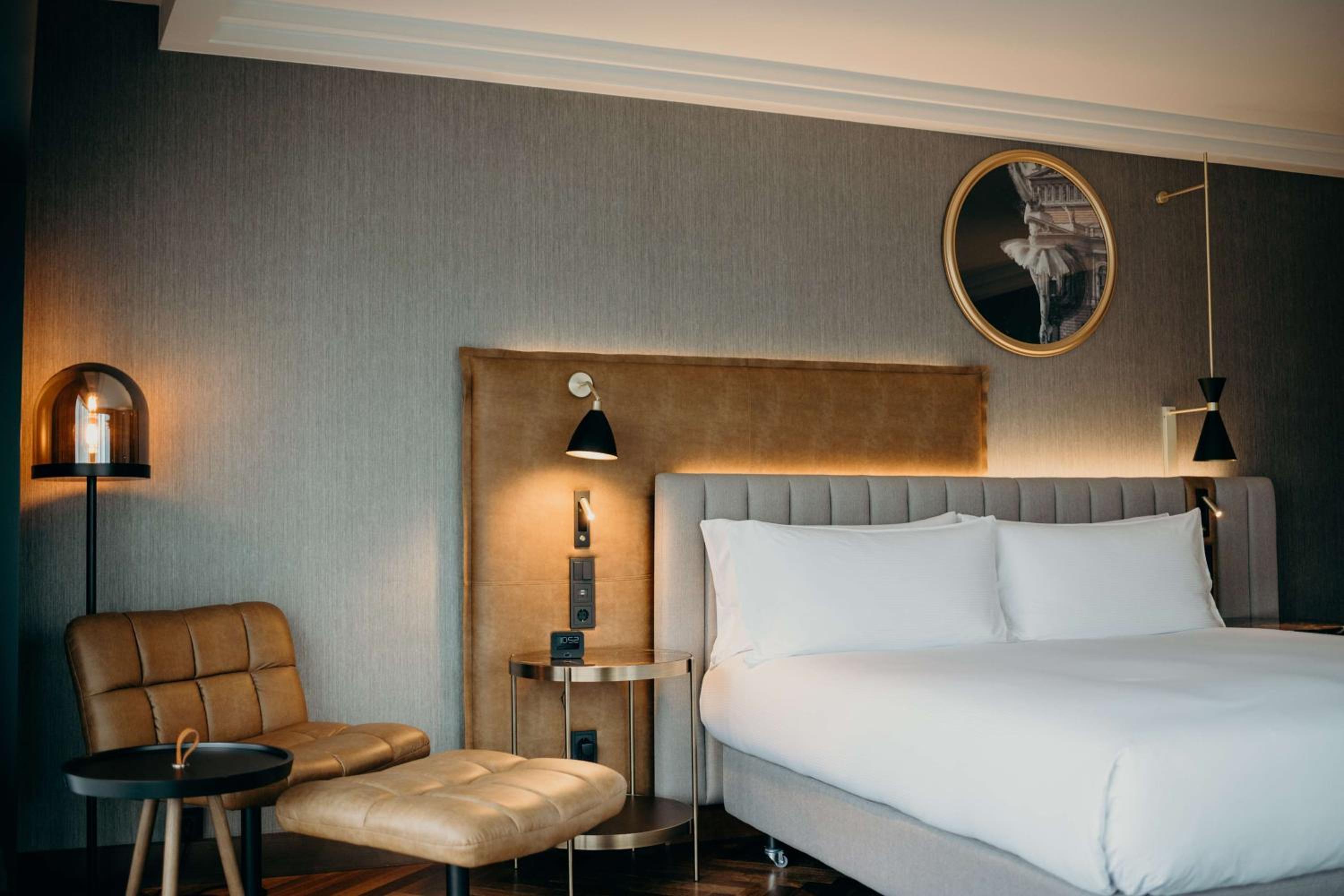 Connecting Executive Family Room