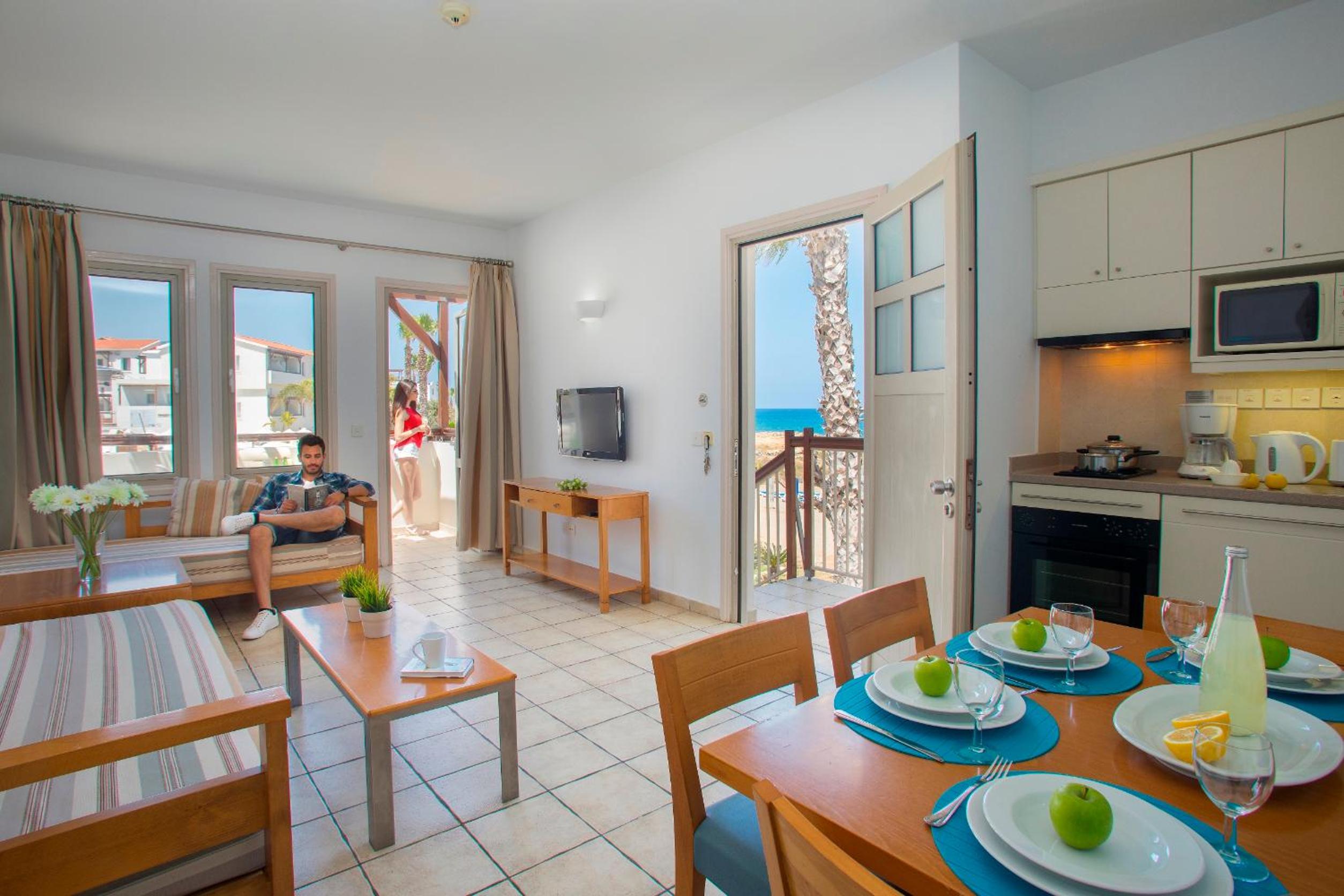 One-Bedroom Suite with Side Sea View