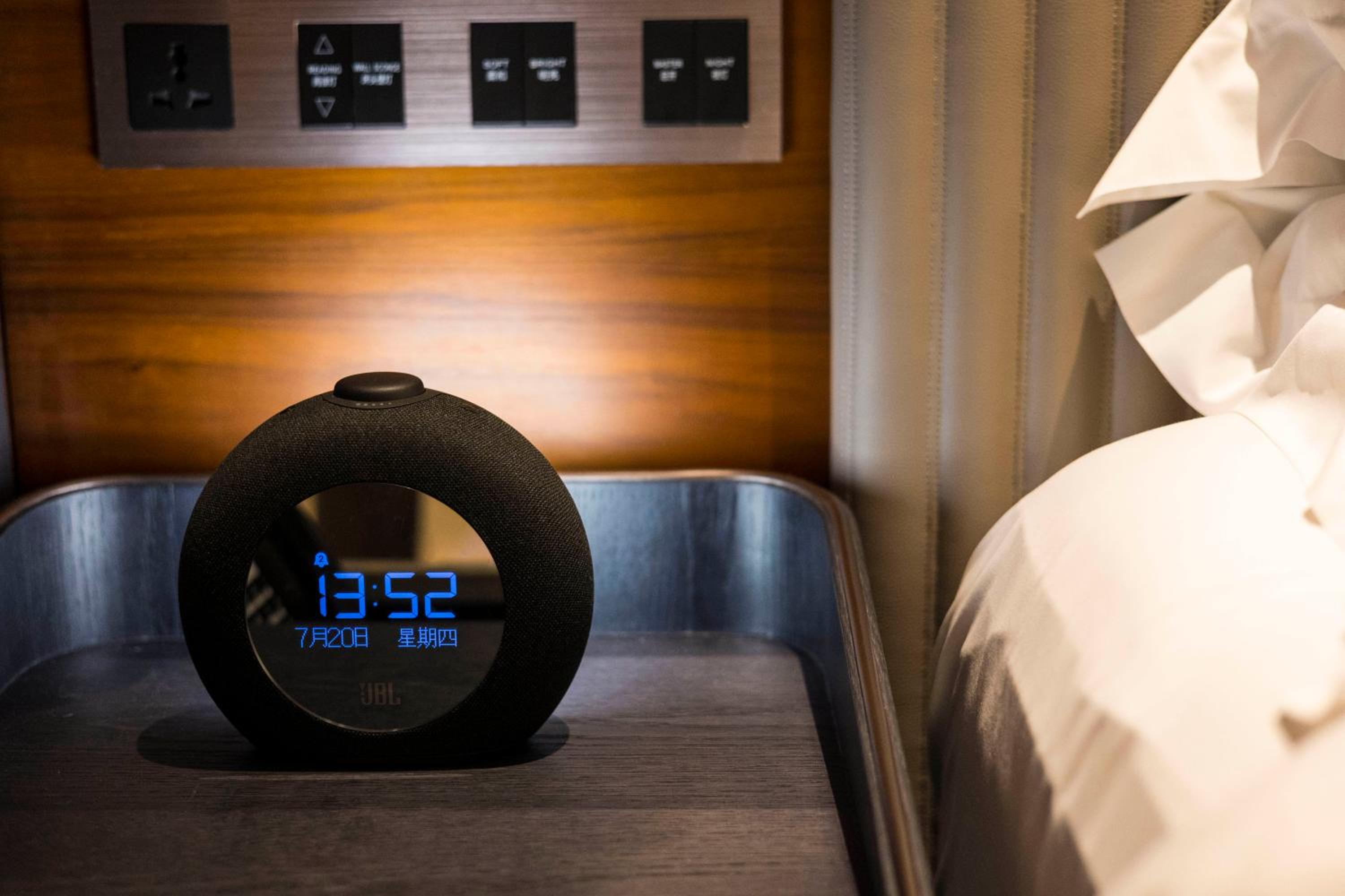 One-Bedroom Suite with Sea View