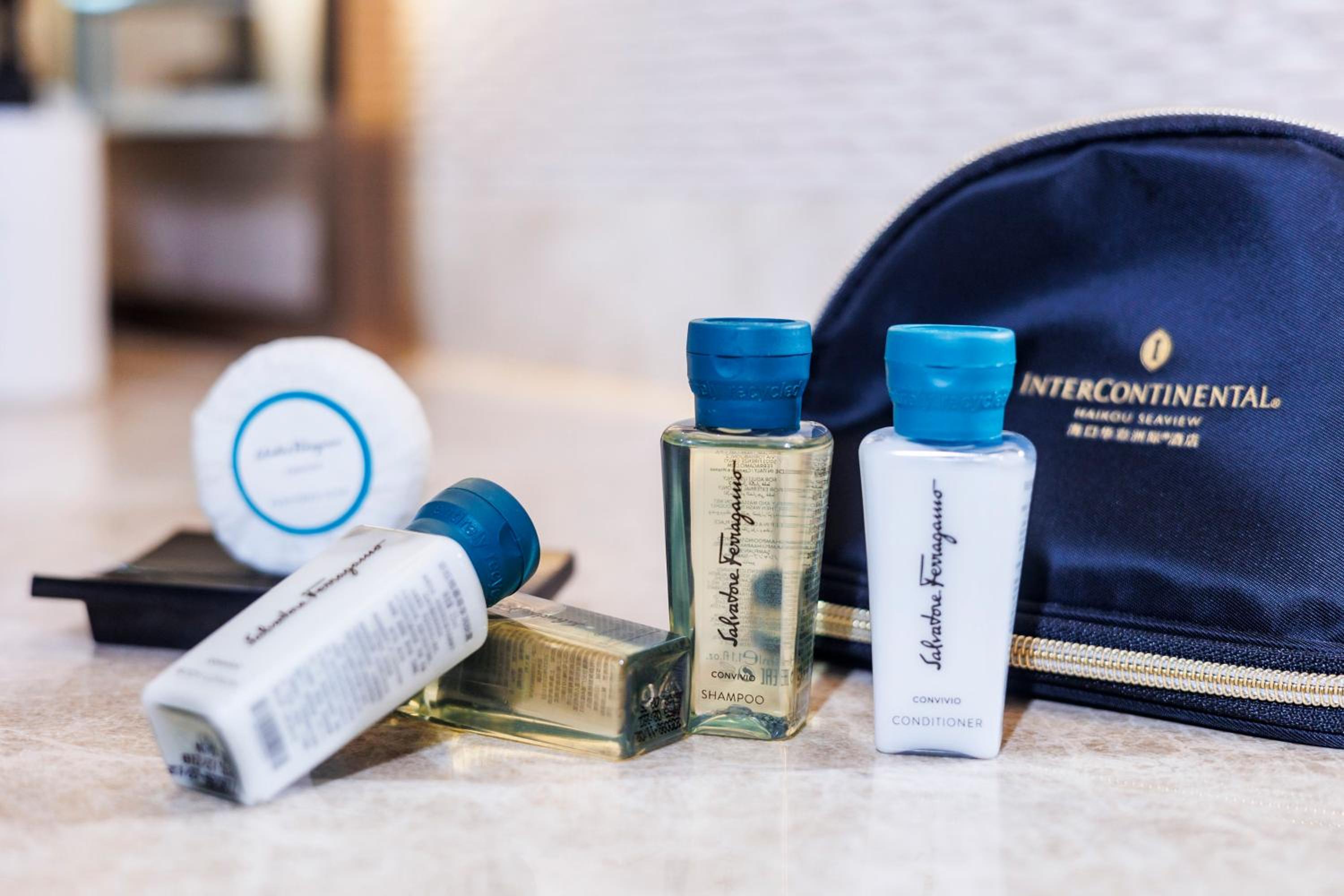 One-Bedroom Suite with Sea View