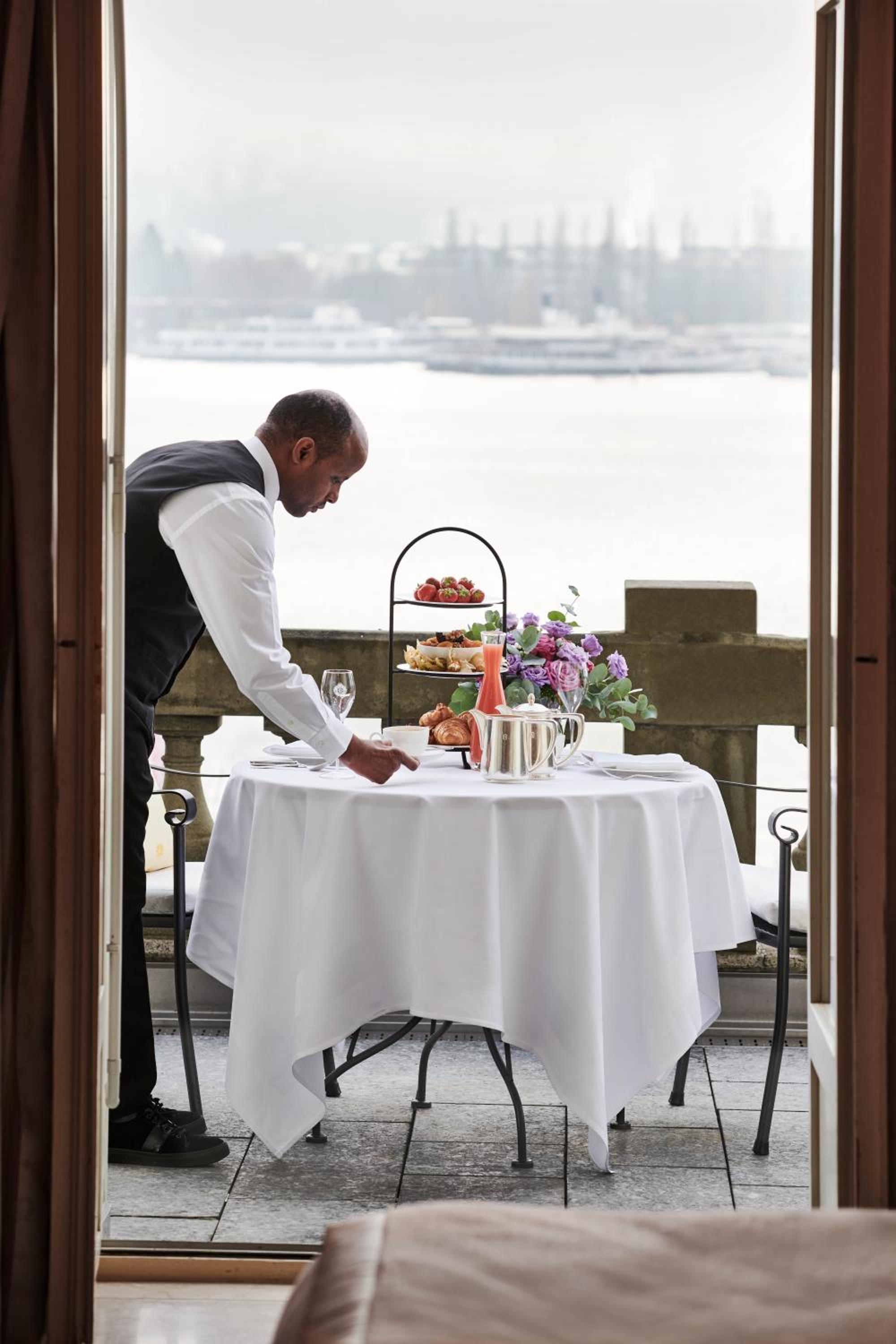 Deluxe Room With Lake View