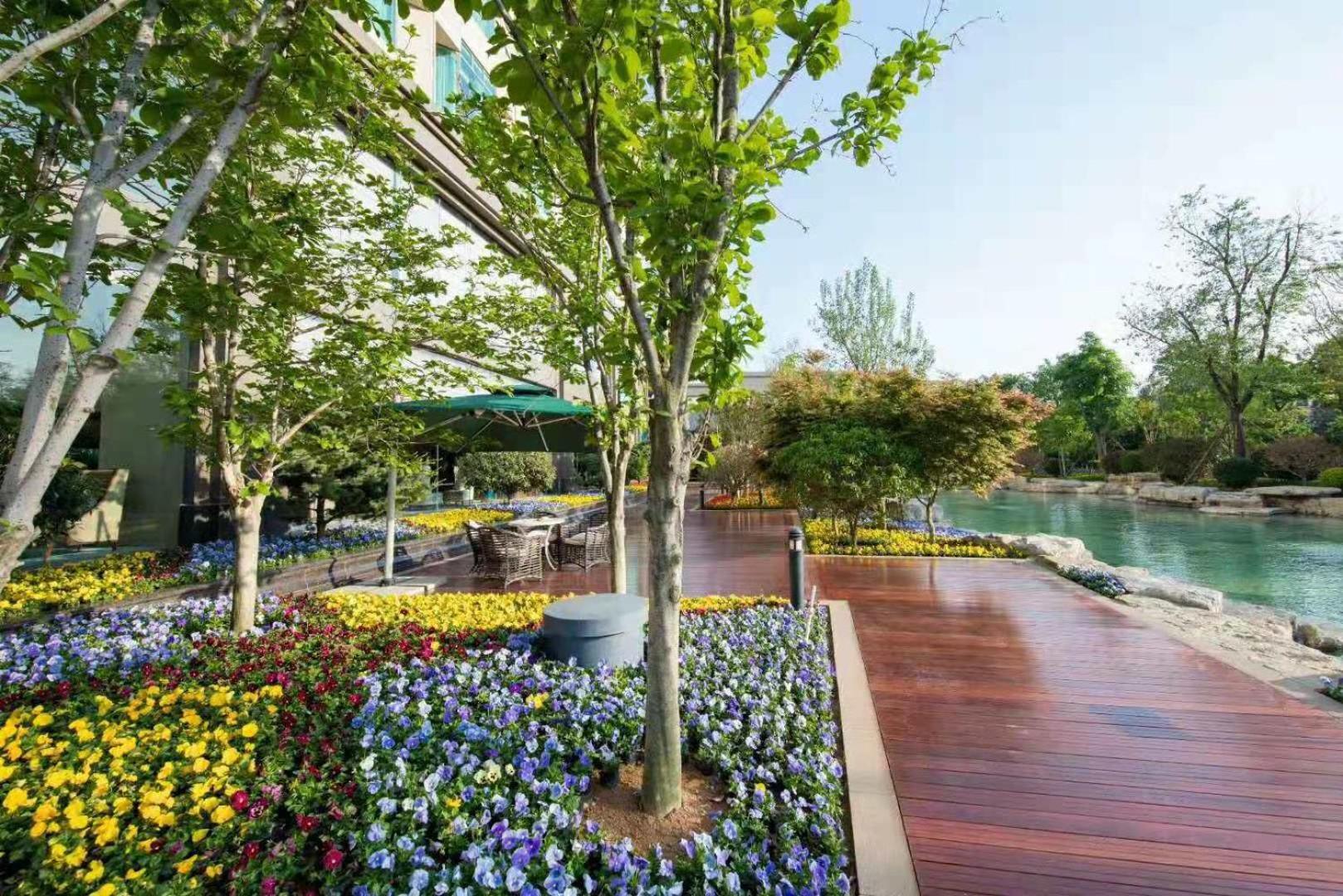 Deluxe Garden View Room With King Bed (inclusive First Day Mini Bar & Welcome Fruit & Cookies + Daily One Self-Service Laundry Voucher)