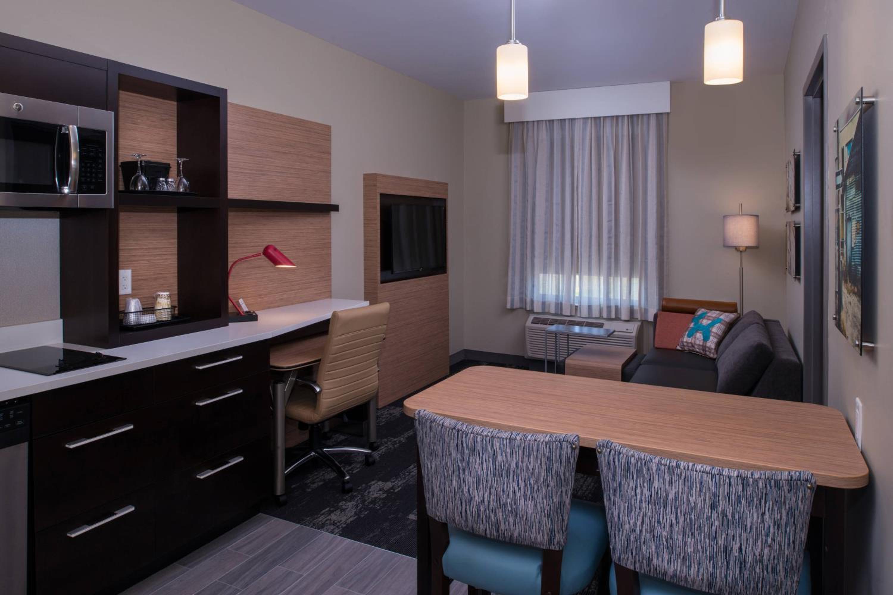One-Bedroom King Suite