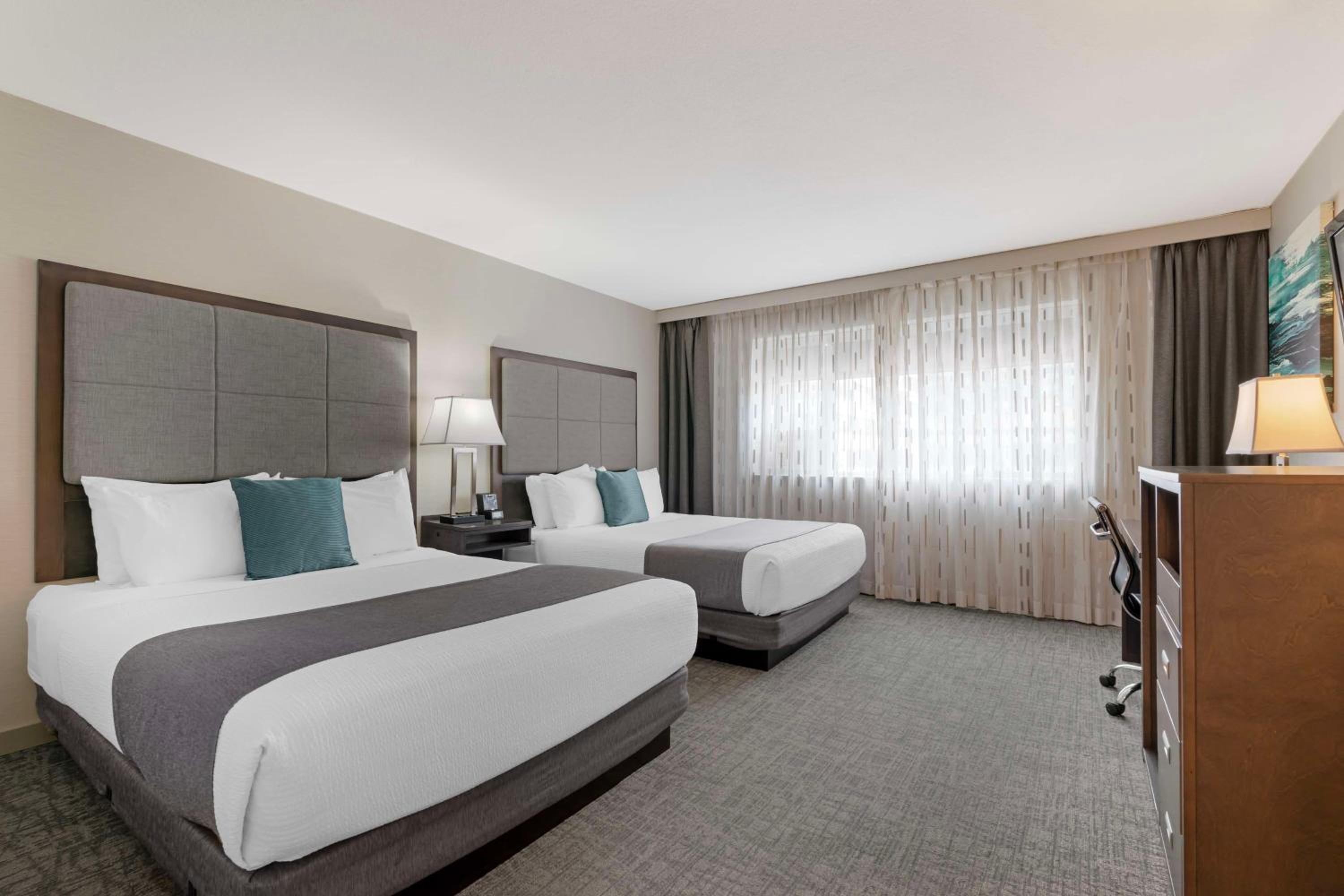 Large Queen Room with Two Queen Beds - Non-Smoking