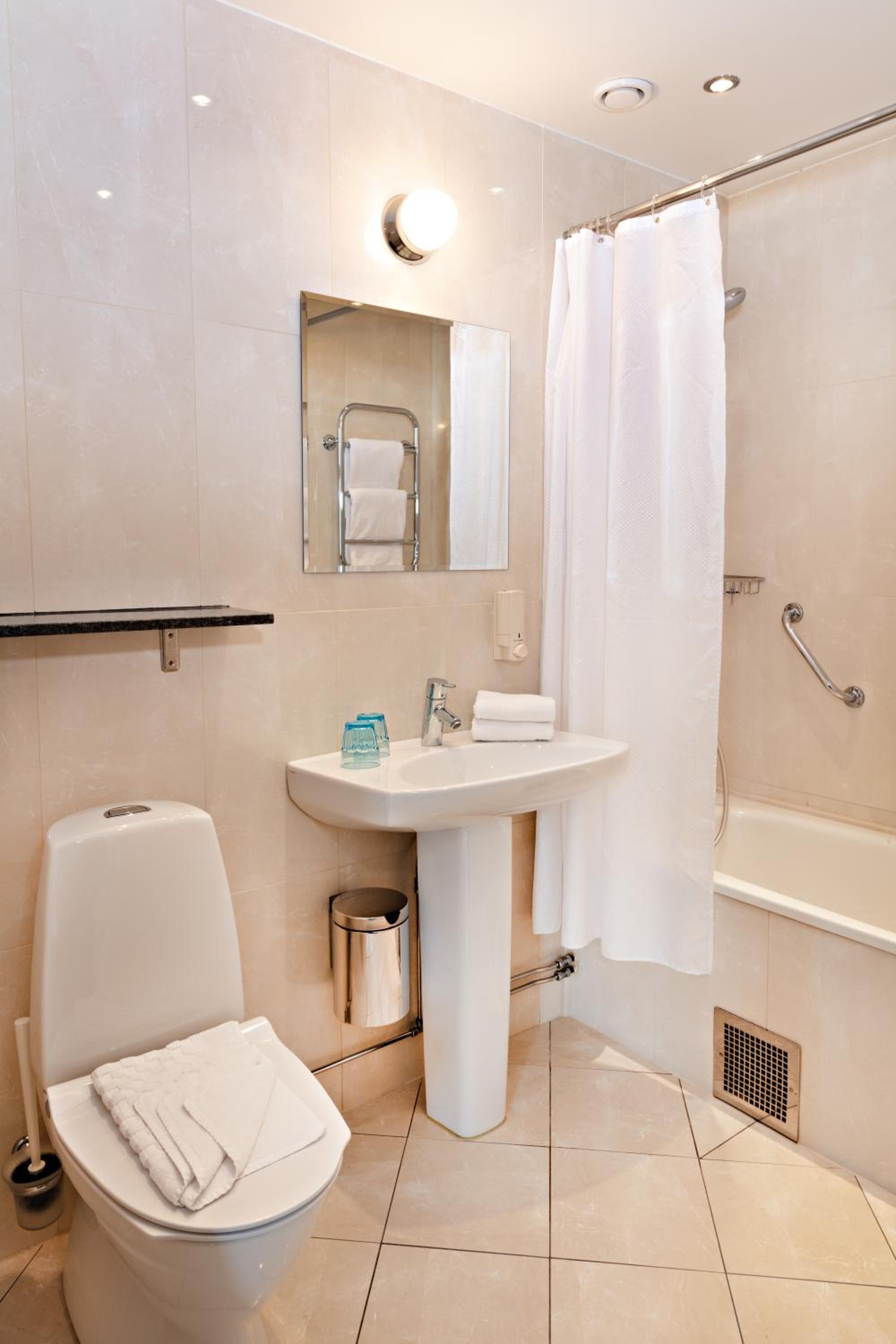 Family Room with Two Single Beds and Sofa Bed - Non-Smoking