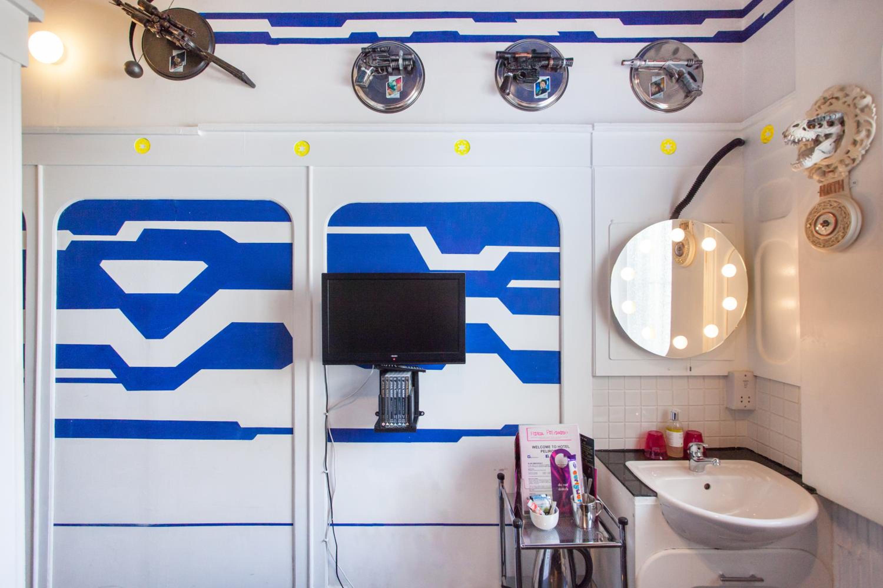 Bunk bed room - Lord Vader's Quarters