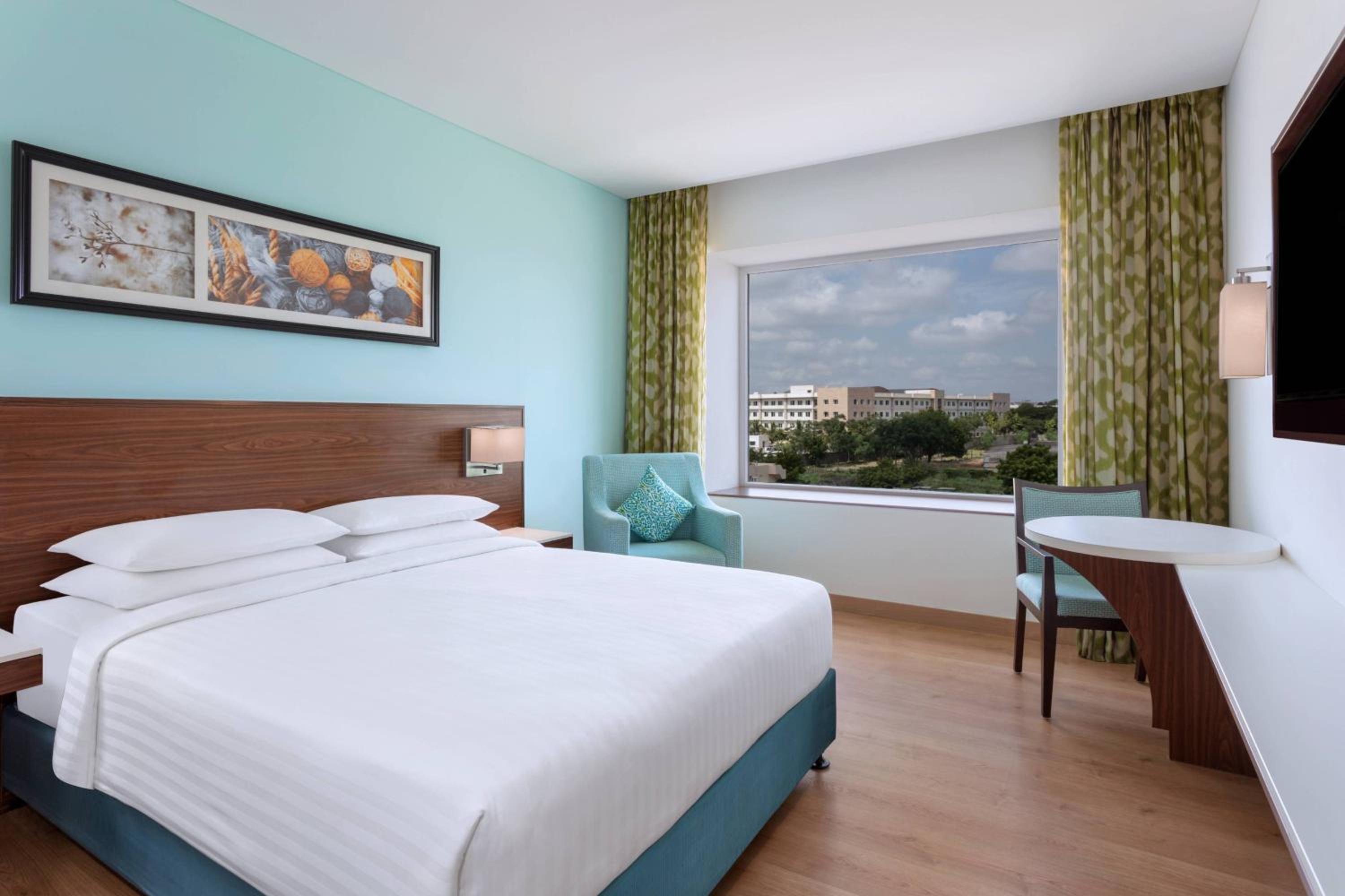 Premium Queen Guest Room