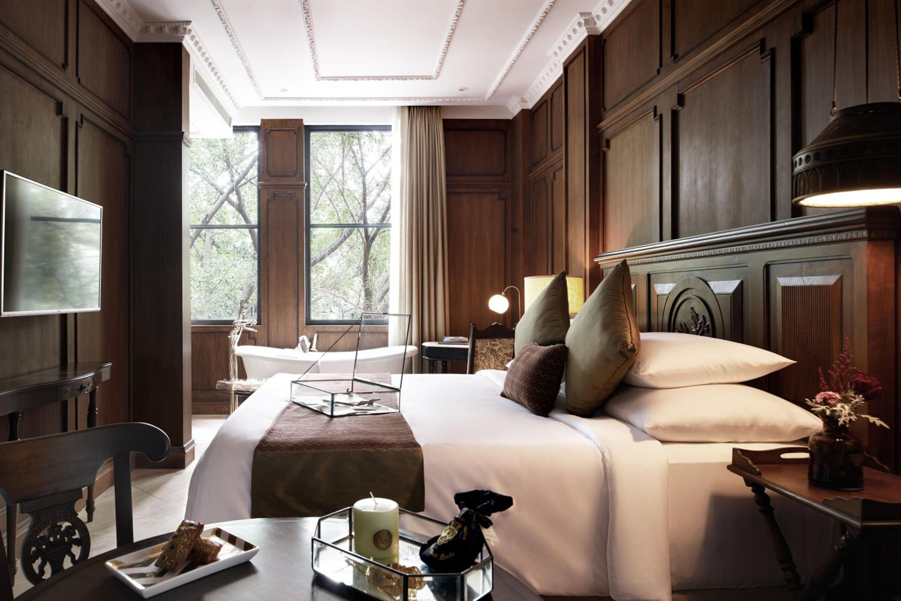 Wood Deluxe Double Room