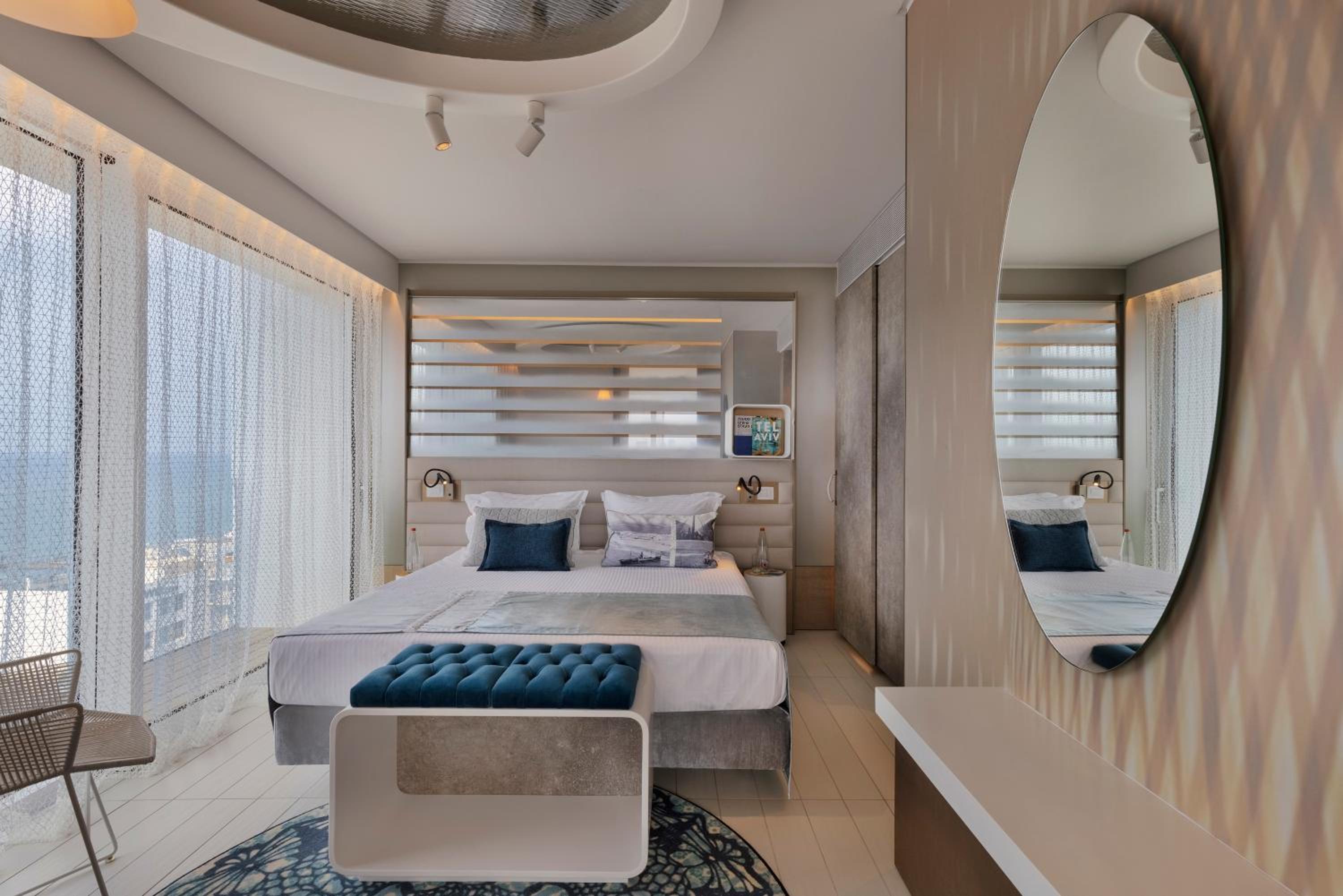 Deluxe Suite with Sea View