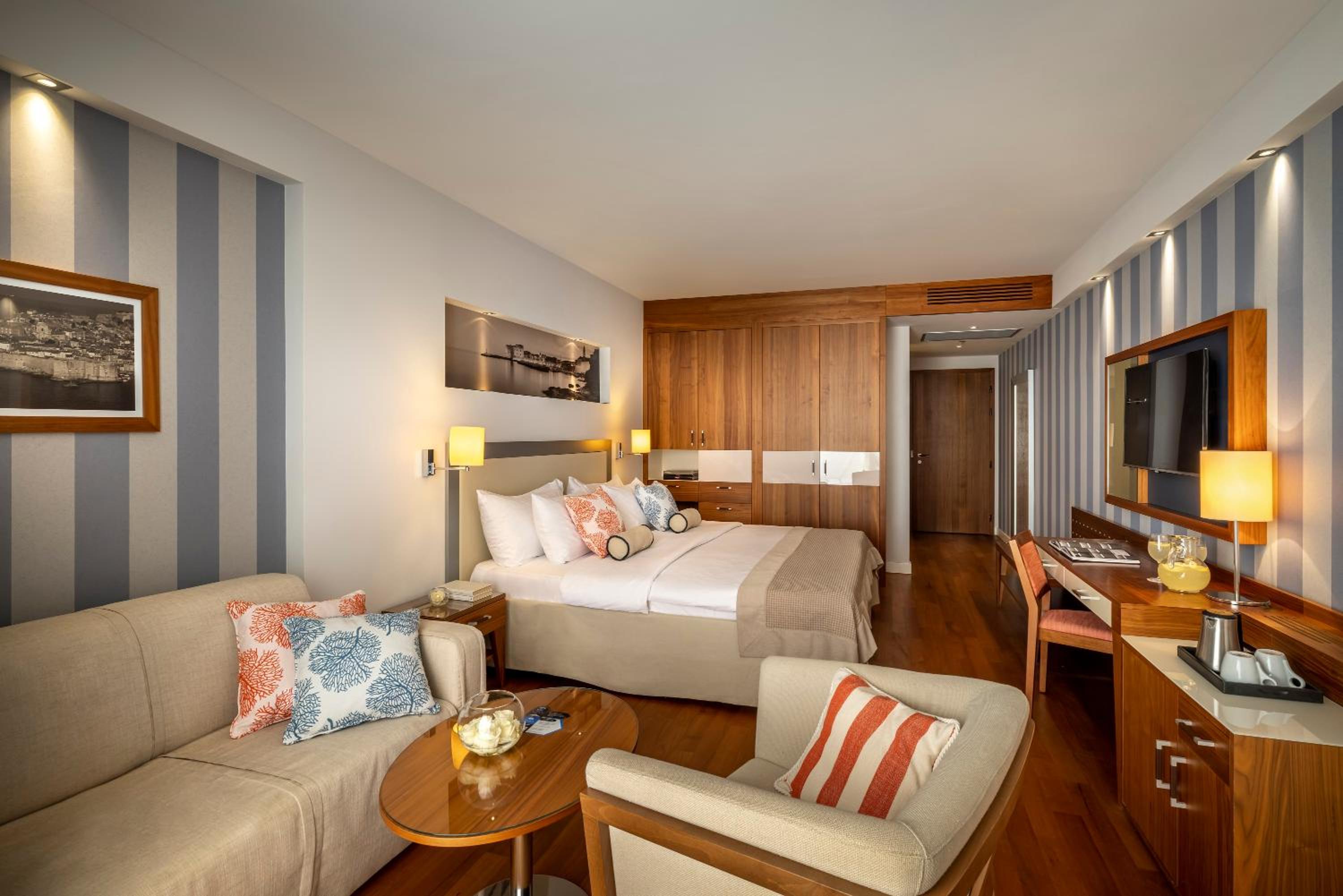 Room for 2+2 Seaview