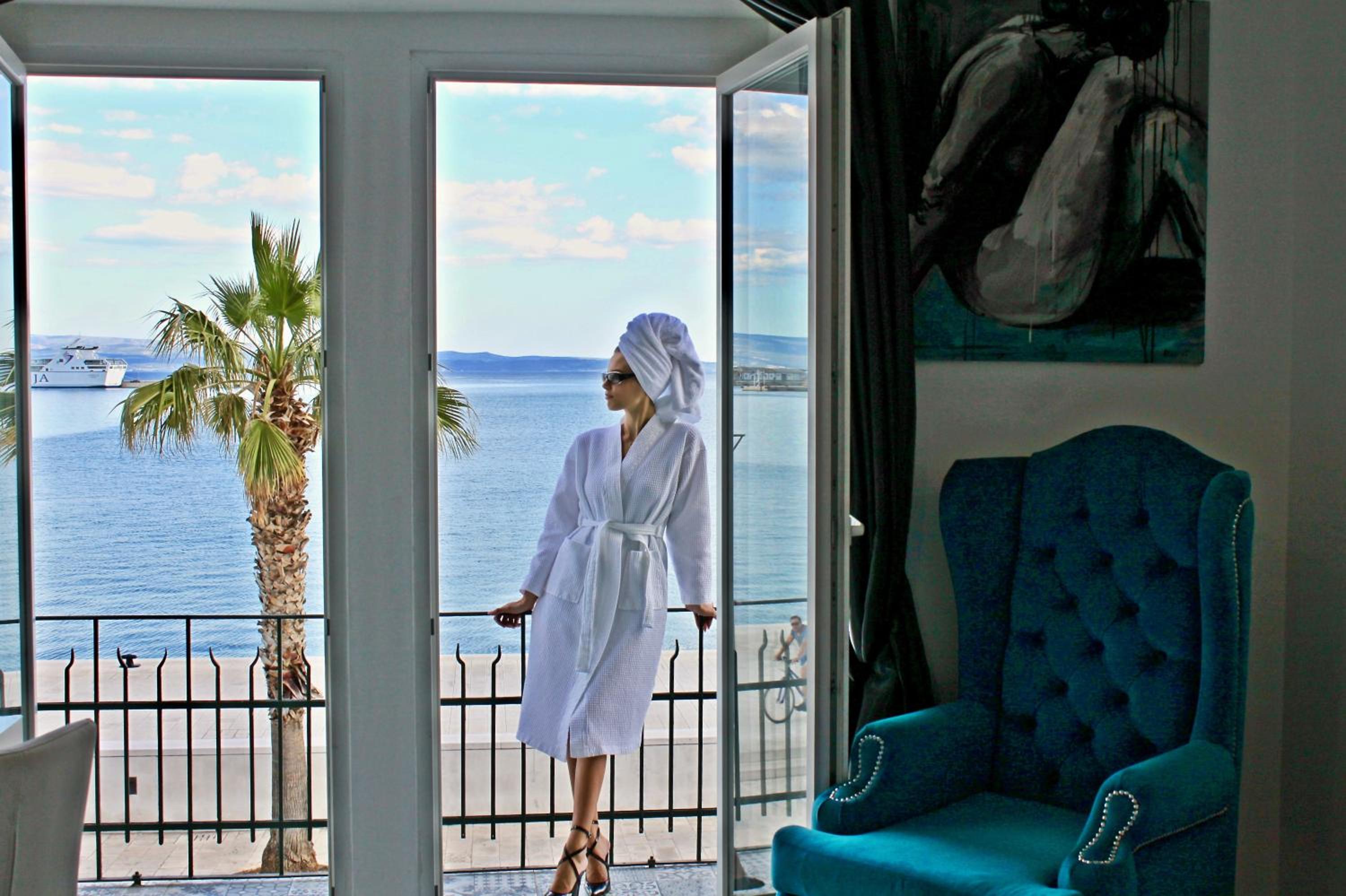 Prestige Room - Balcony and Seaview
