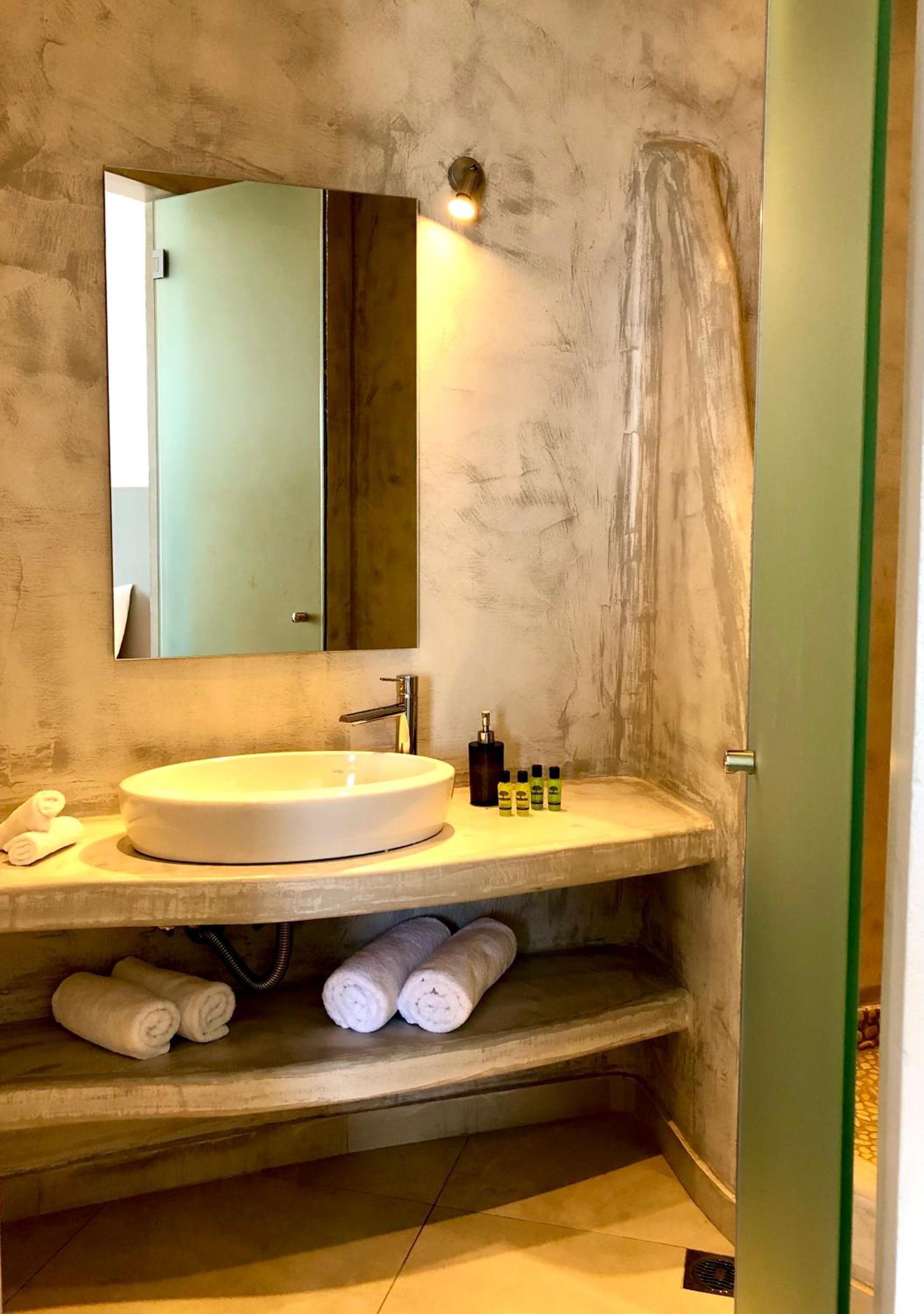 Deluxe Suite with Sea View & outdoor Jacuzzi