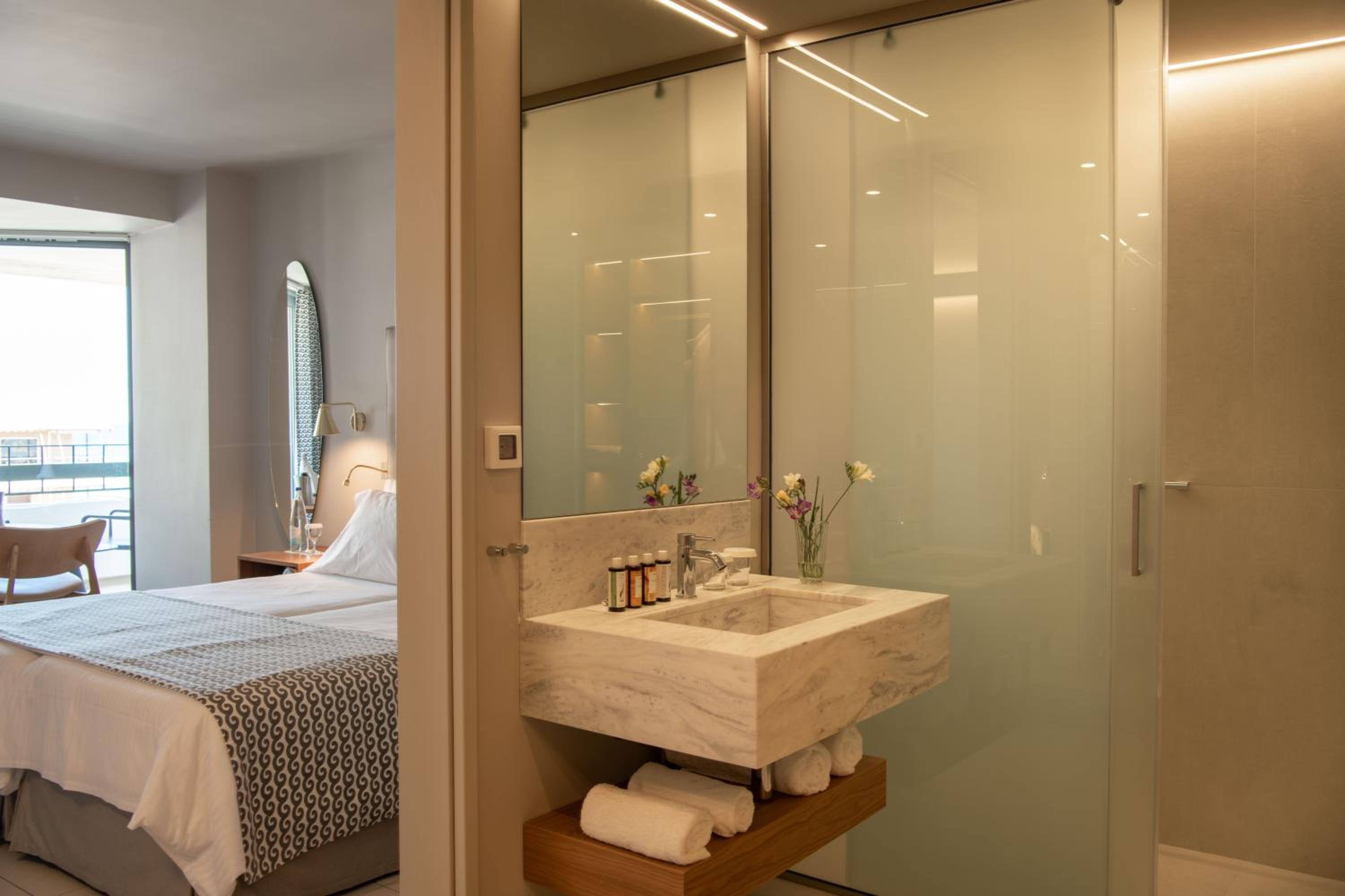 Classic Room Sea View (2 Adults & 1 Child)