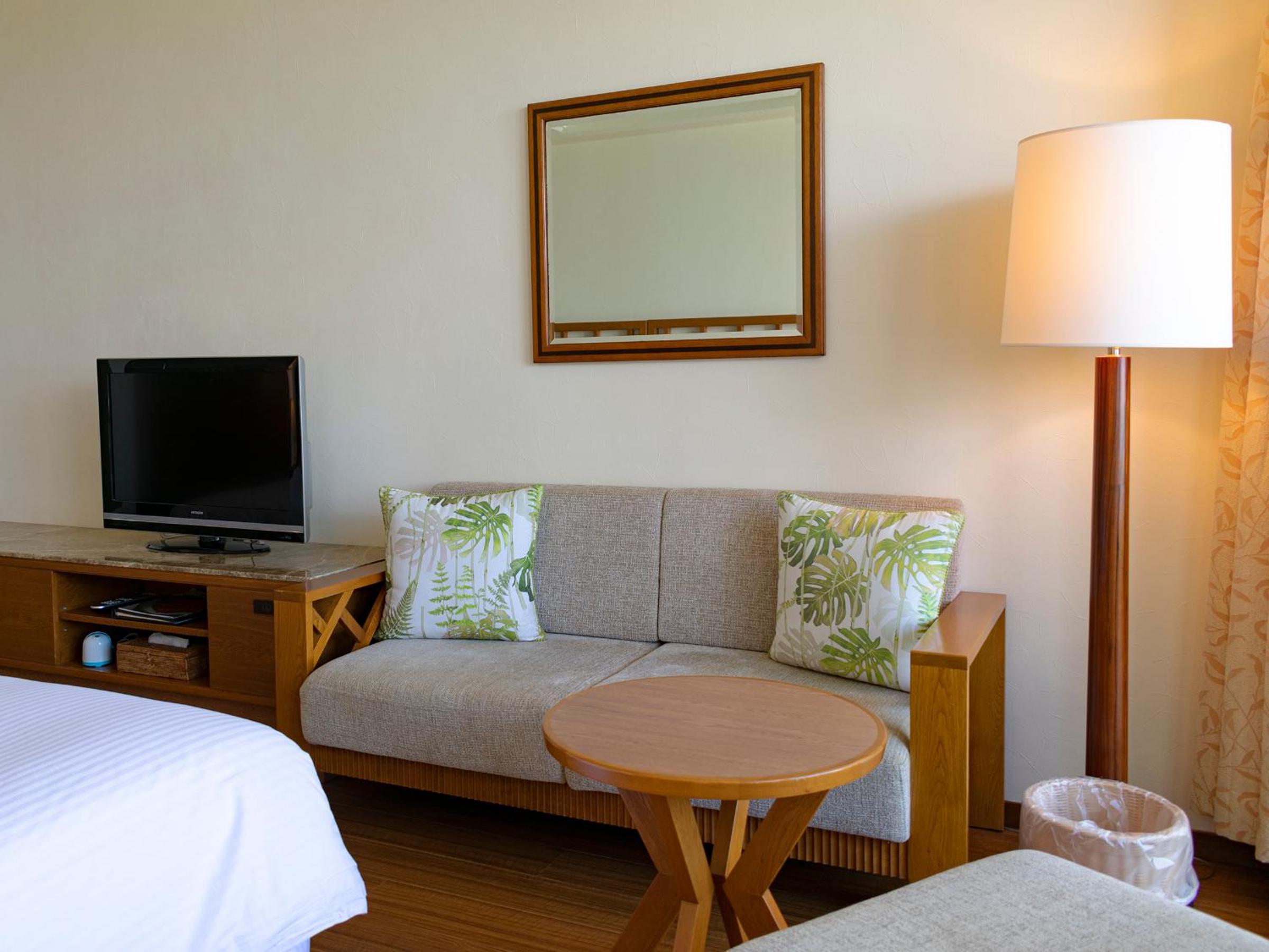 Club Superior Twin Room with Ocean View and Lounge Access - Non-Smoking