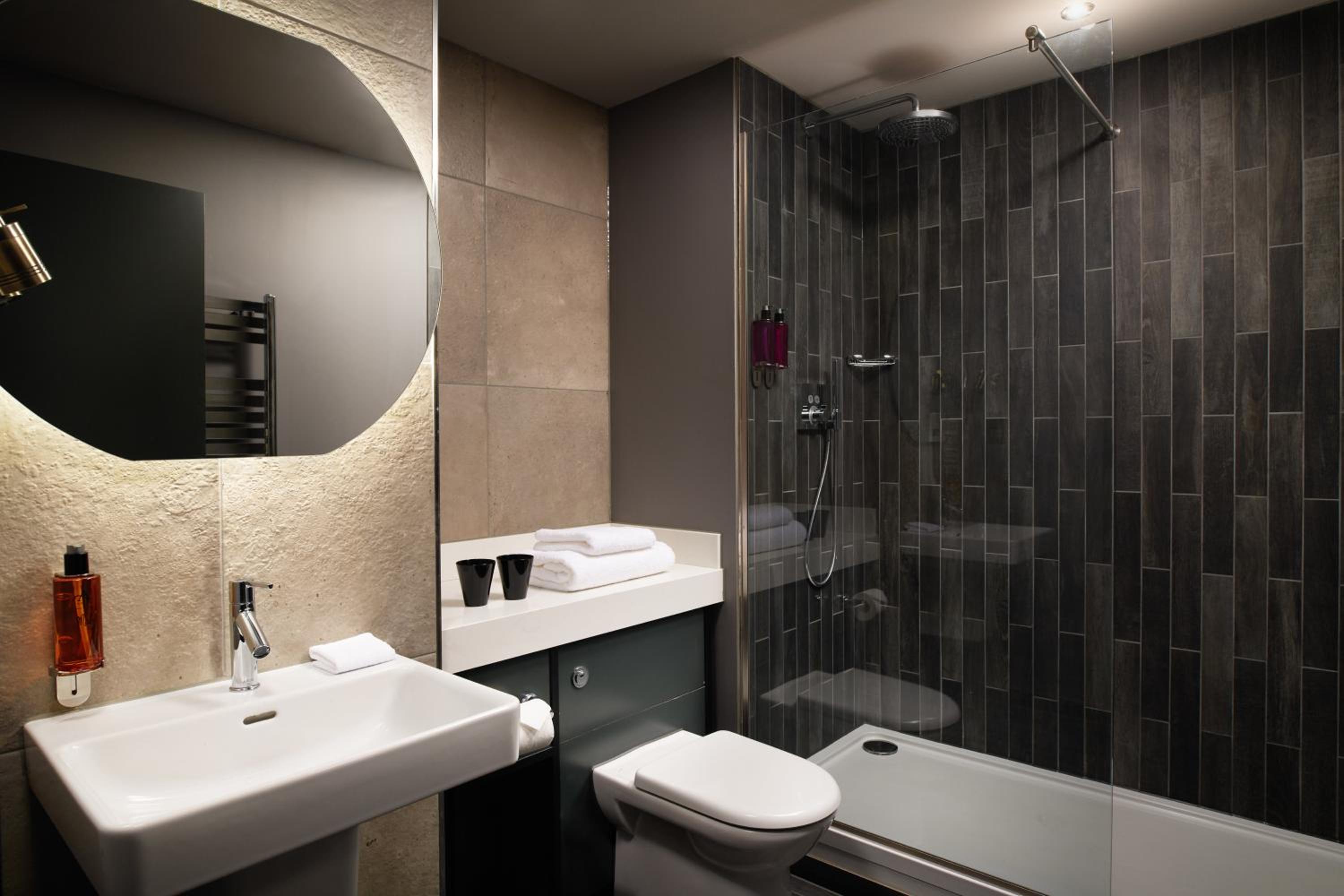 Club Twin Room