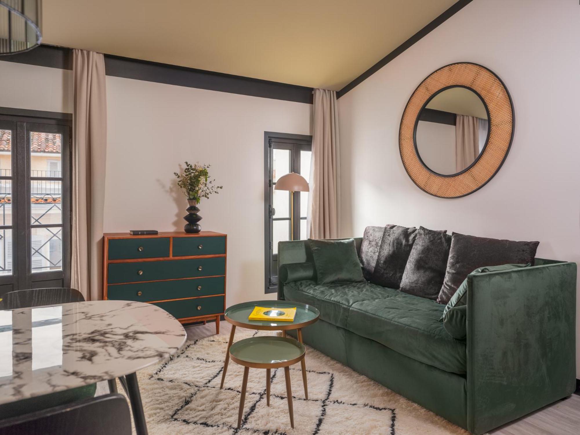 One-Bedroom  Apartment with Terrace
