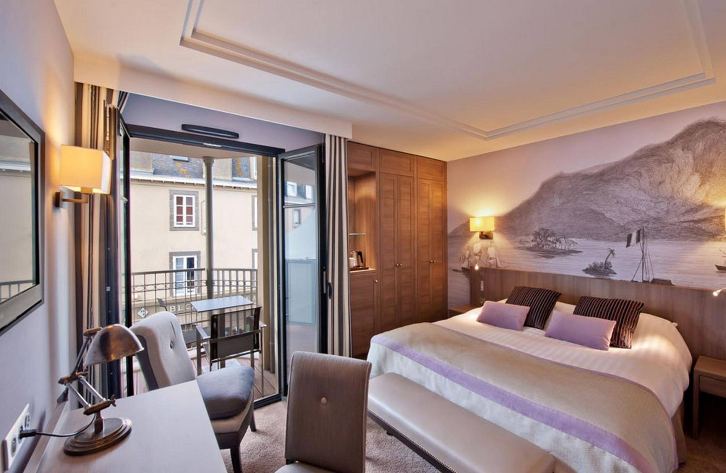 Standard Double or Twin Room with City View