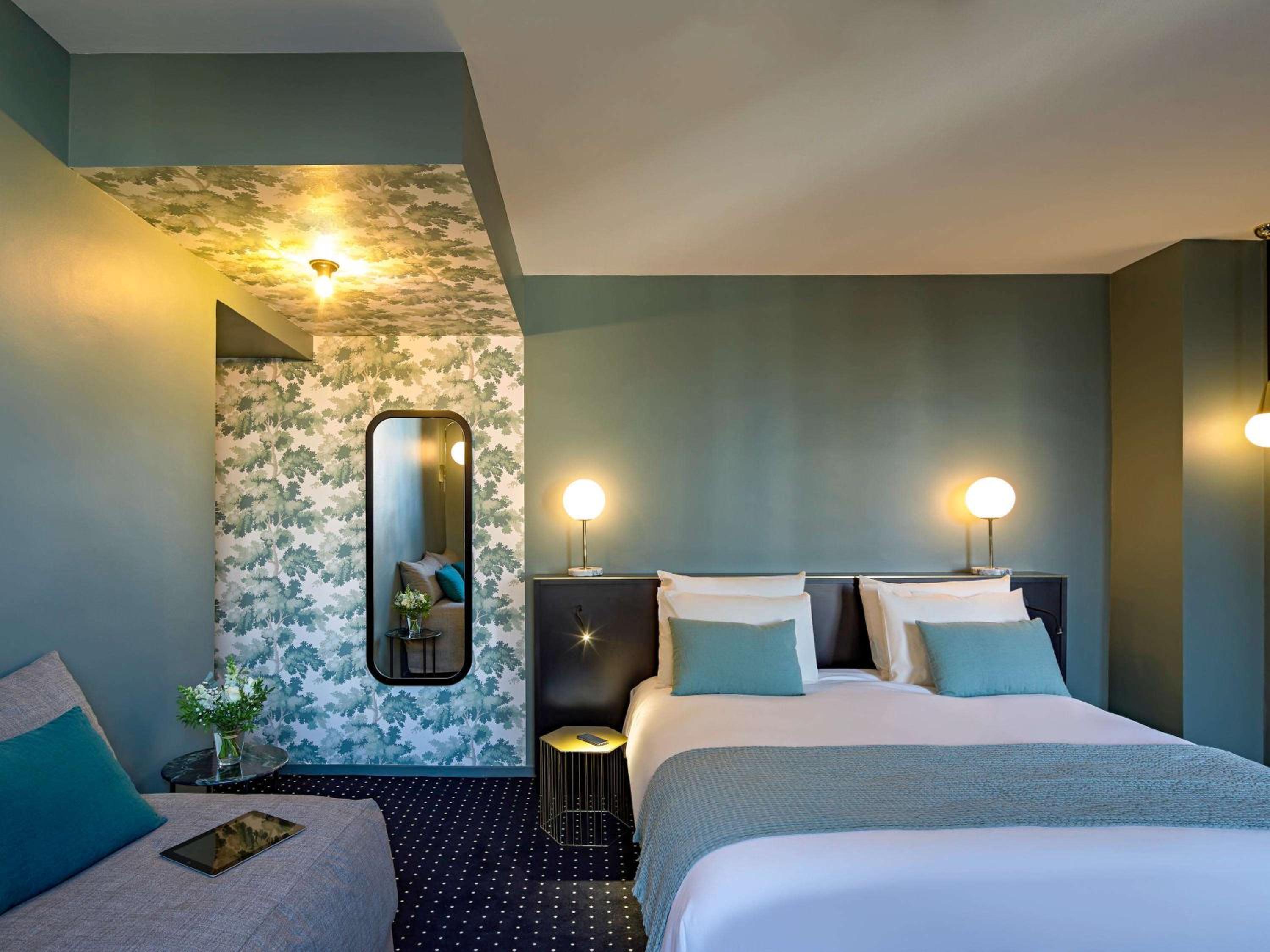 Superior Room with One Double Bed and Sofa Bed