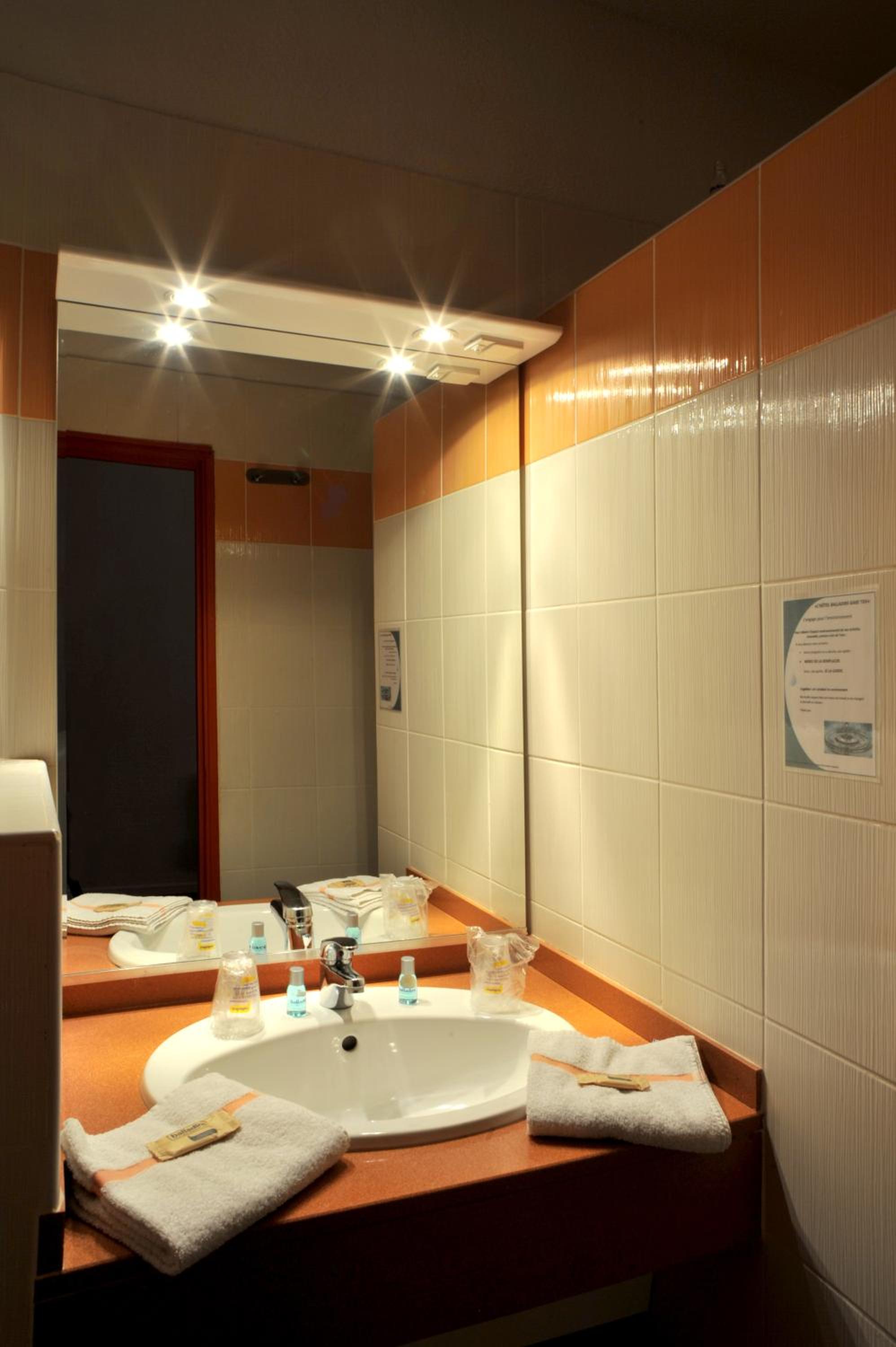 Triple Room with One Double Bed and One Single Bed