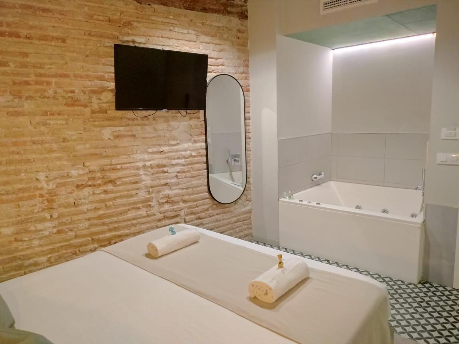 Interior double Room with Spa Bath