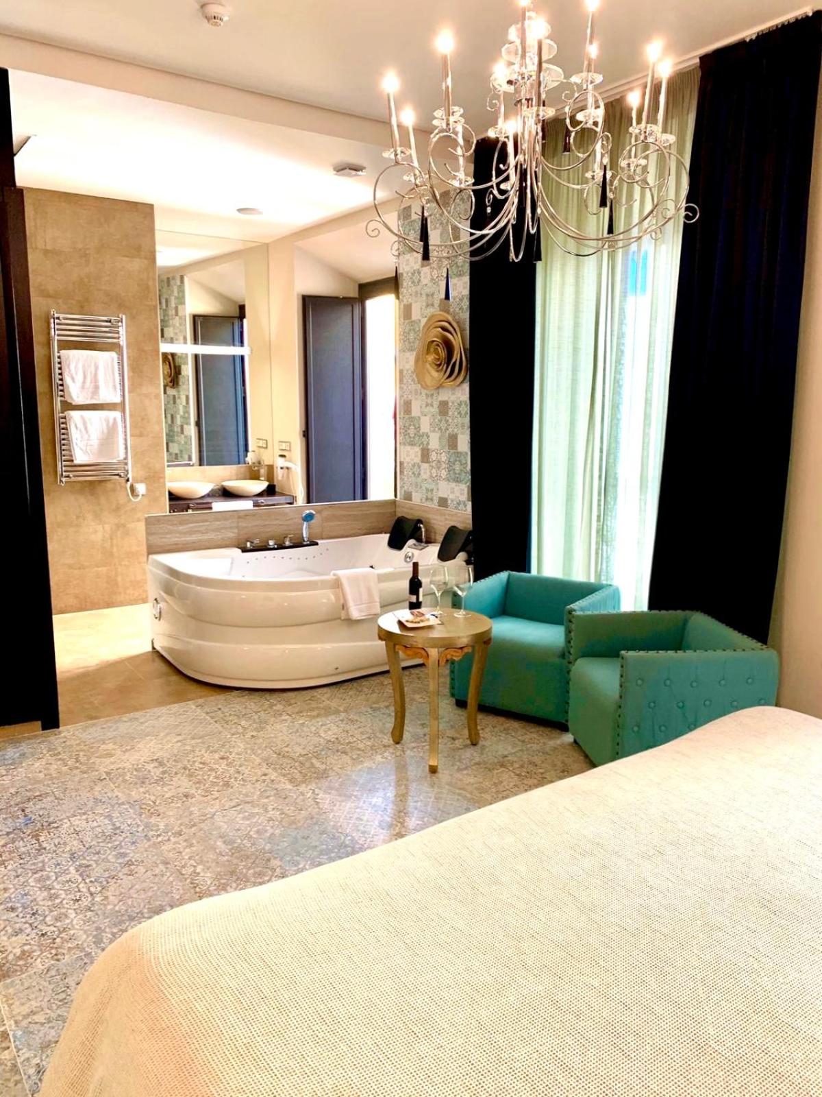 Suite with Jacuzzi