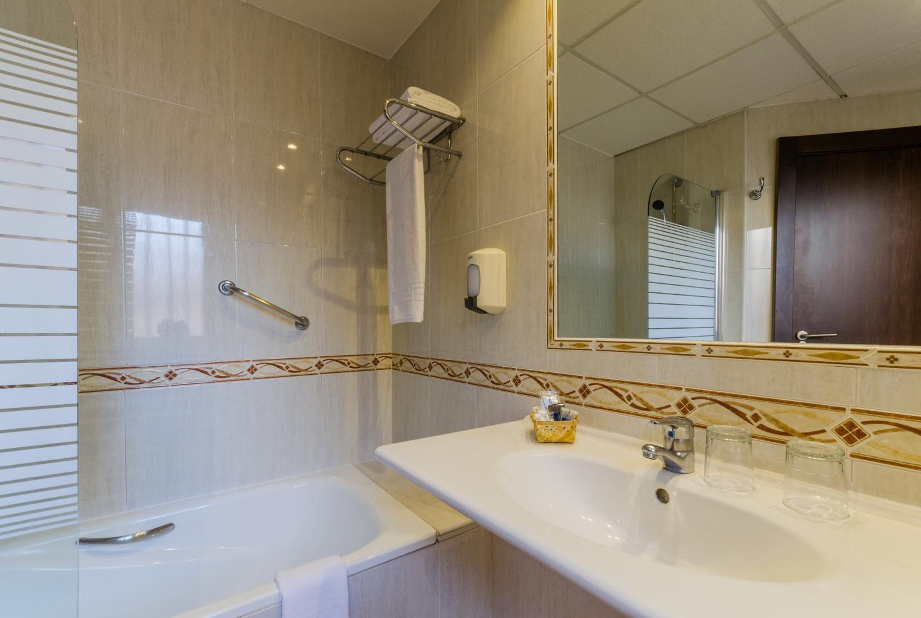 Double Room with Extra Bed (2 Adults + 1 Child)