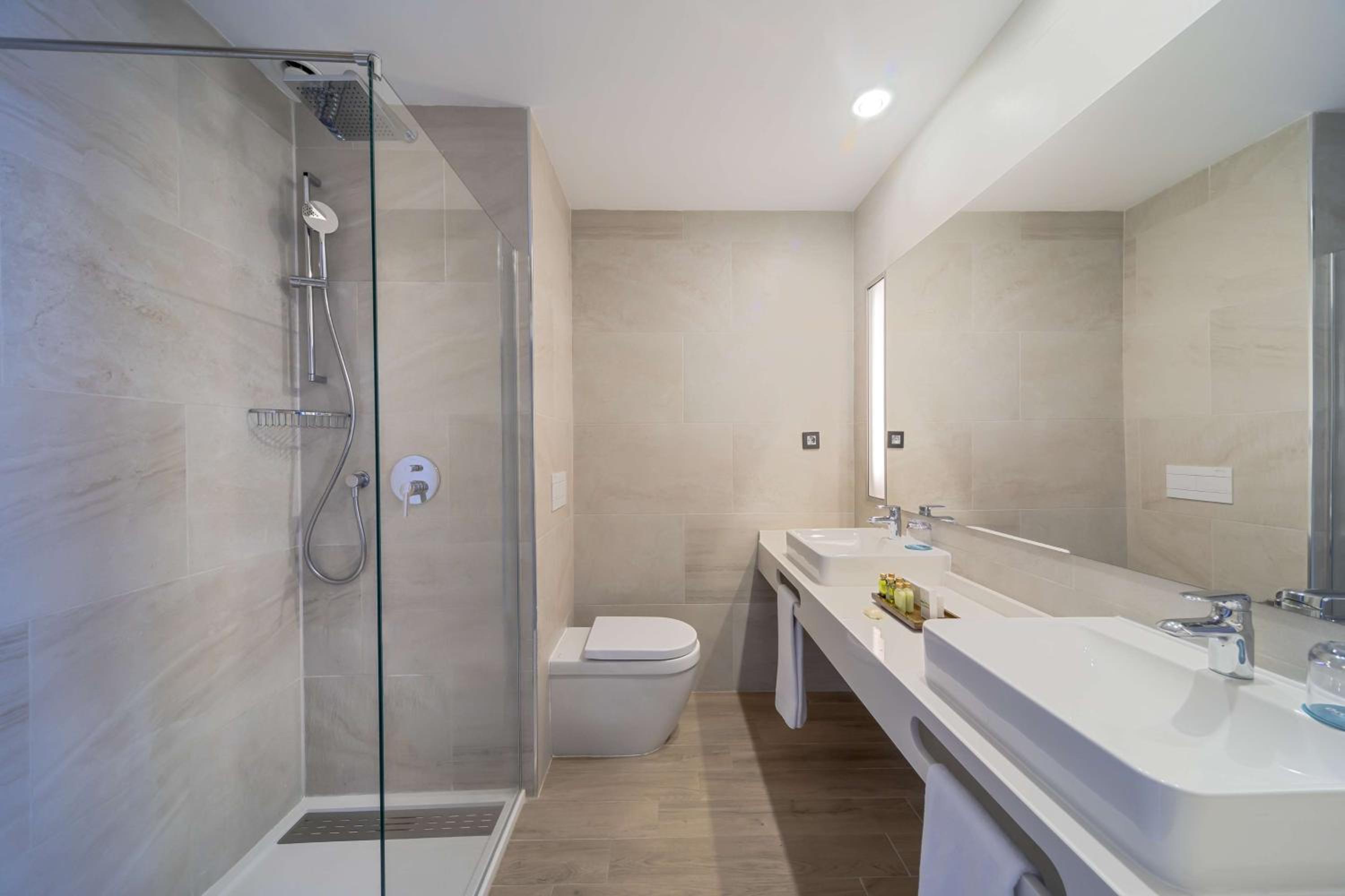 Superior Double or Twin Room Terrace with Side Sea View