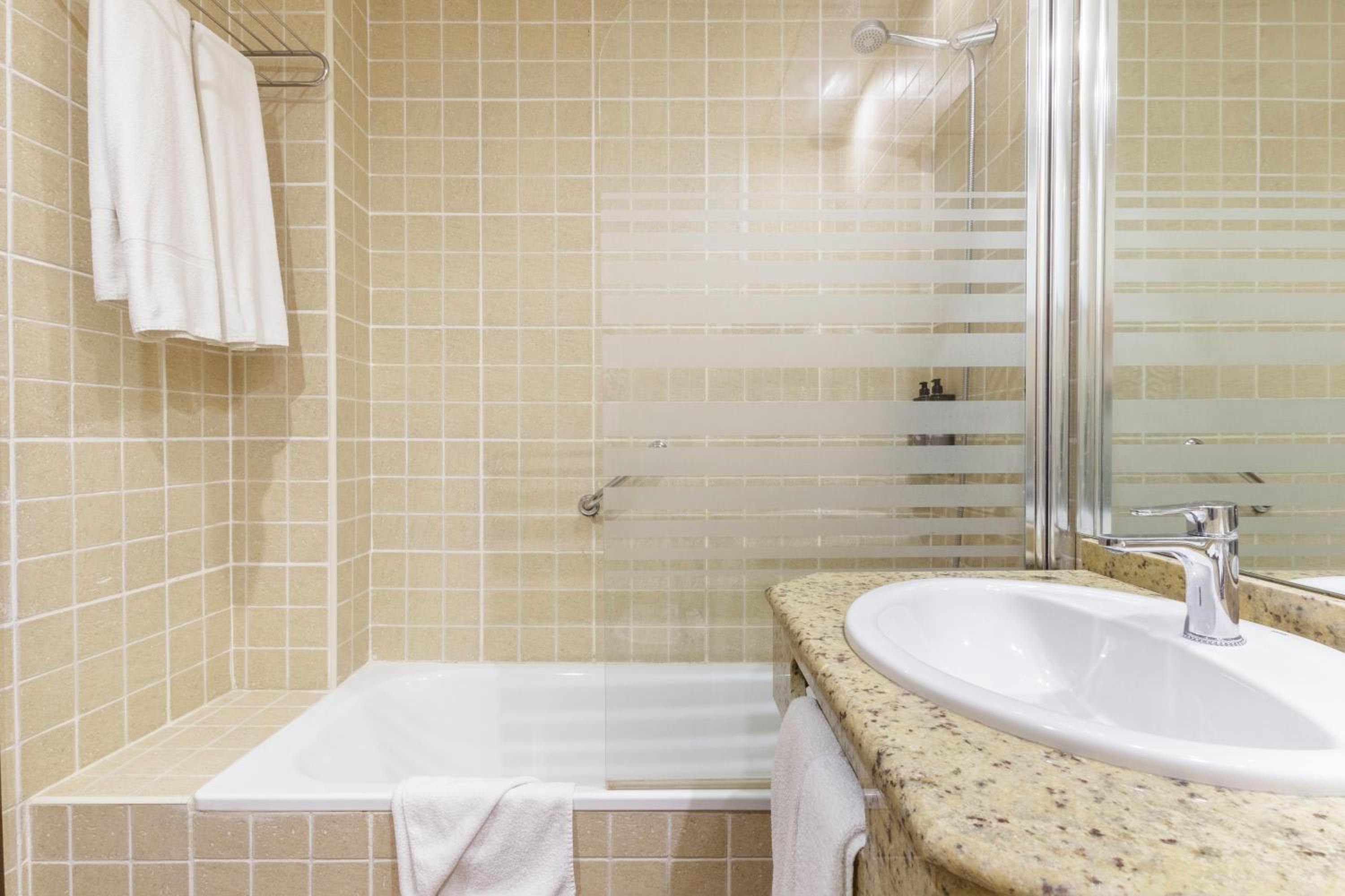 Standard Double Room (2 Adults + 1 Child)