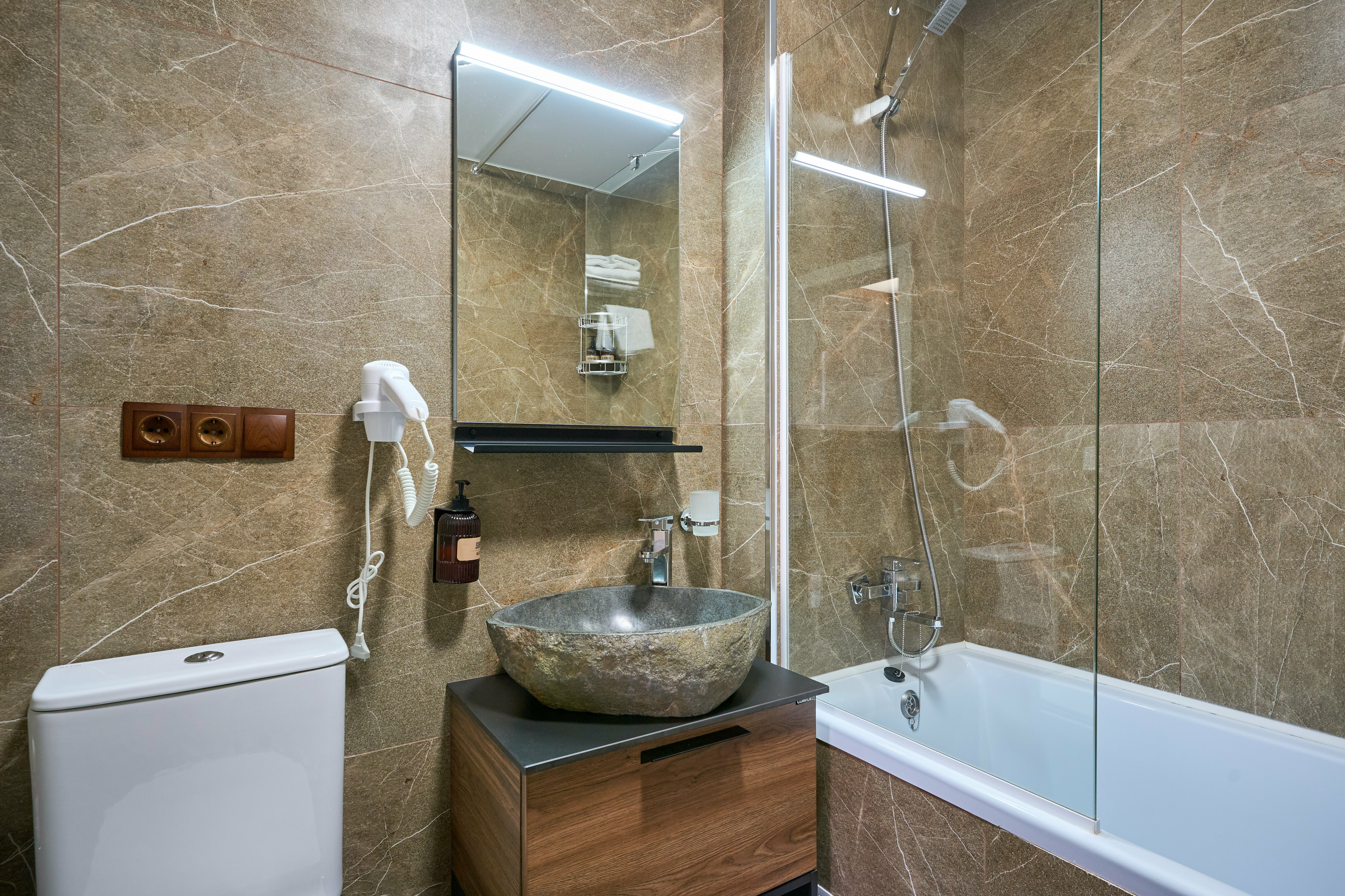 Студия четырёхместная с мини-кухней и балконом