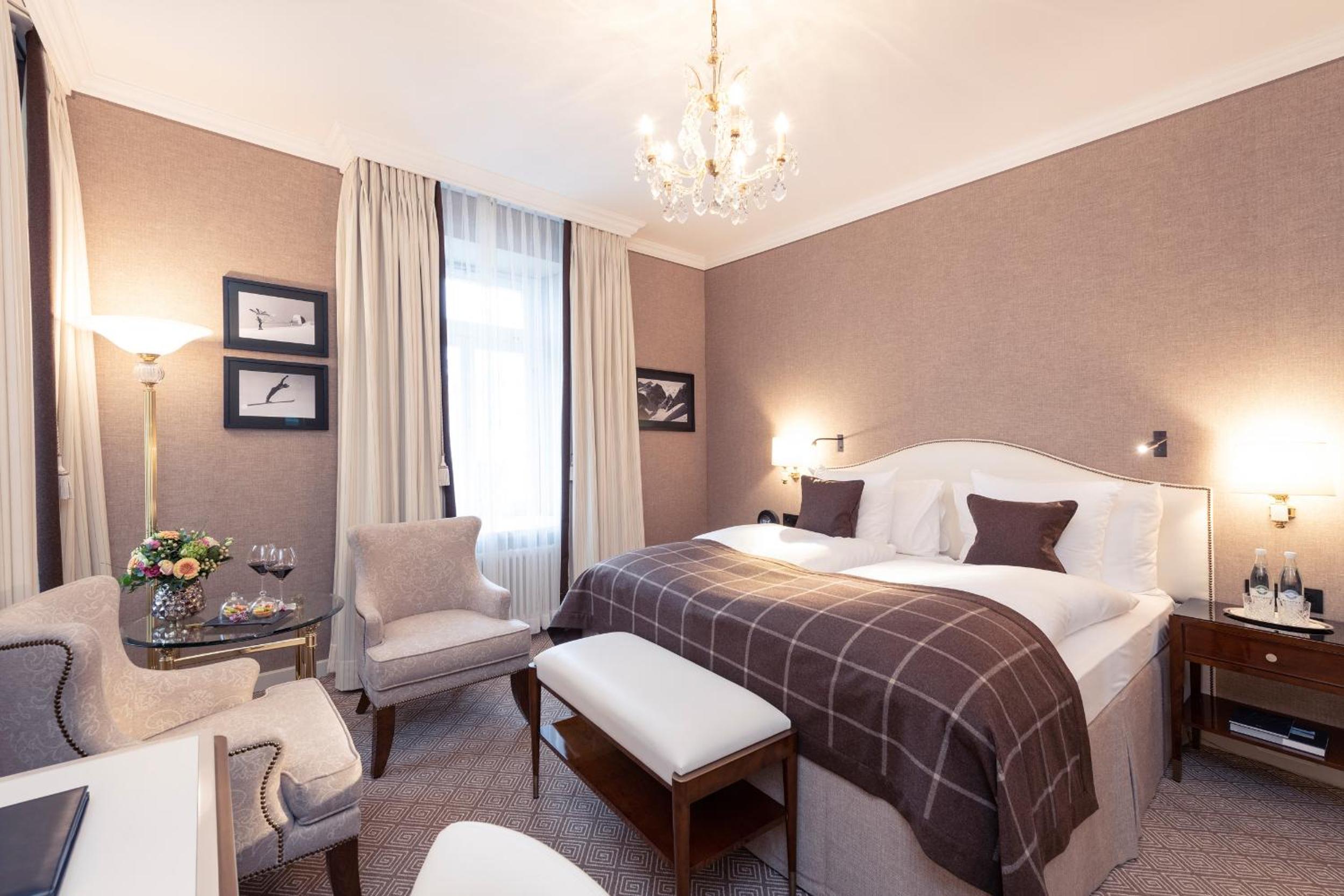 Double Classic Village Side